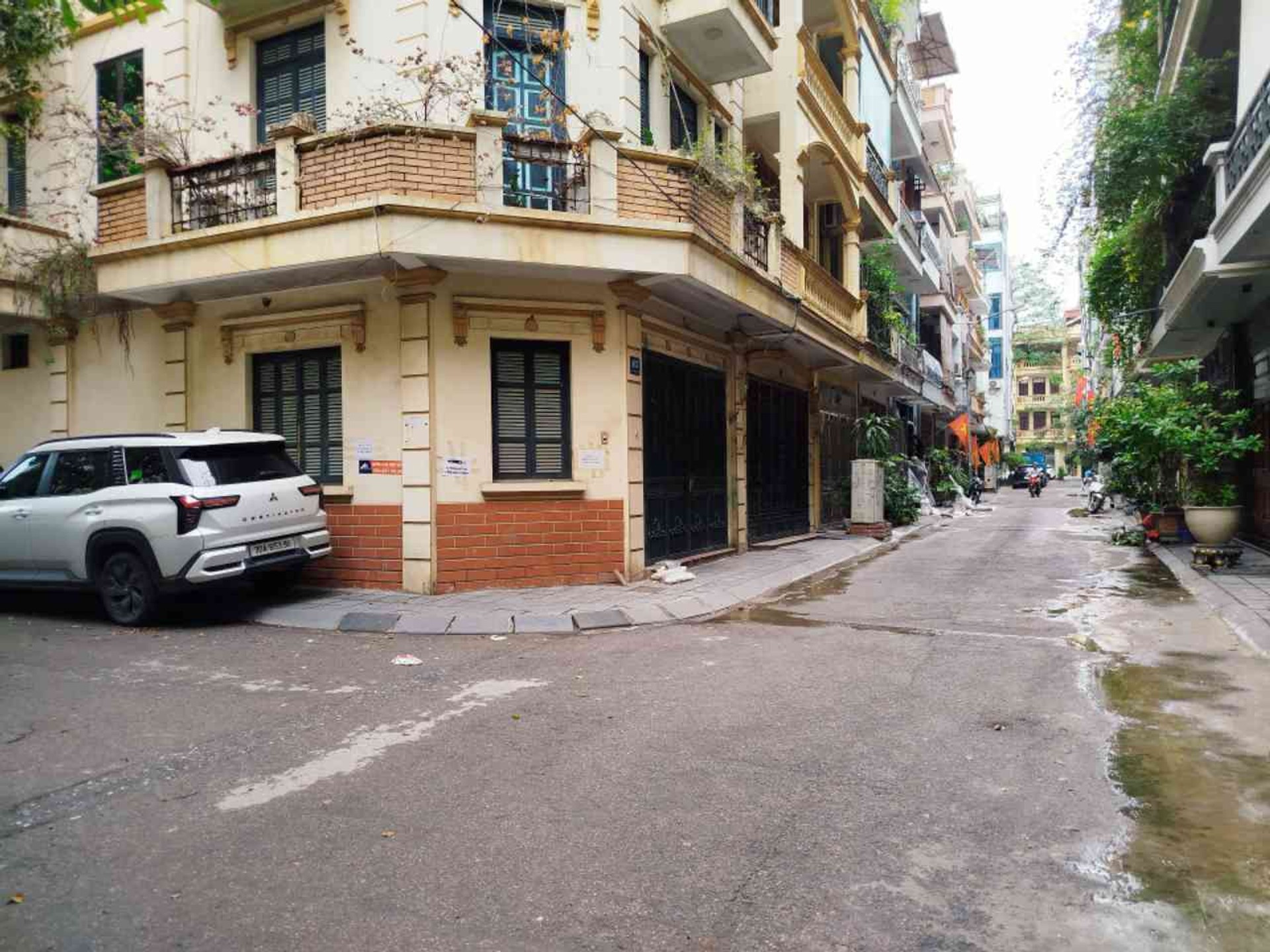 Bán nhà Định Công - diện tích 76m2 5 tầng - Ô tô tránh - giá 34,5 tỷ