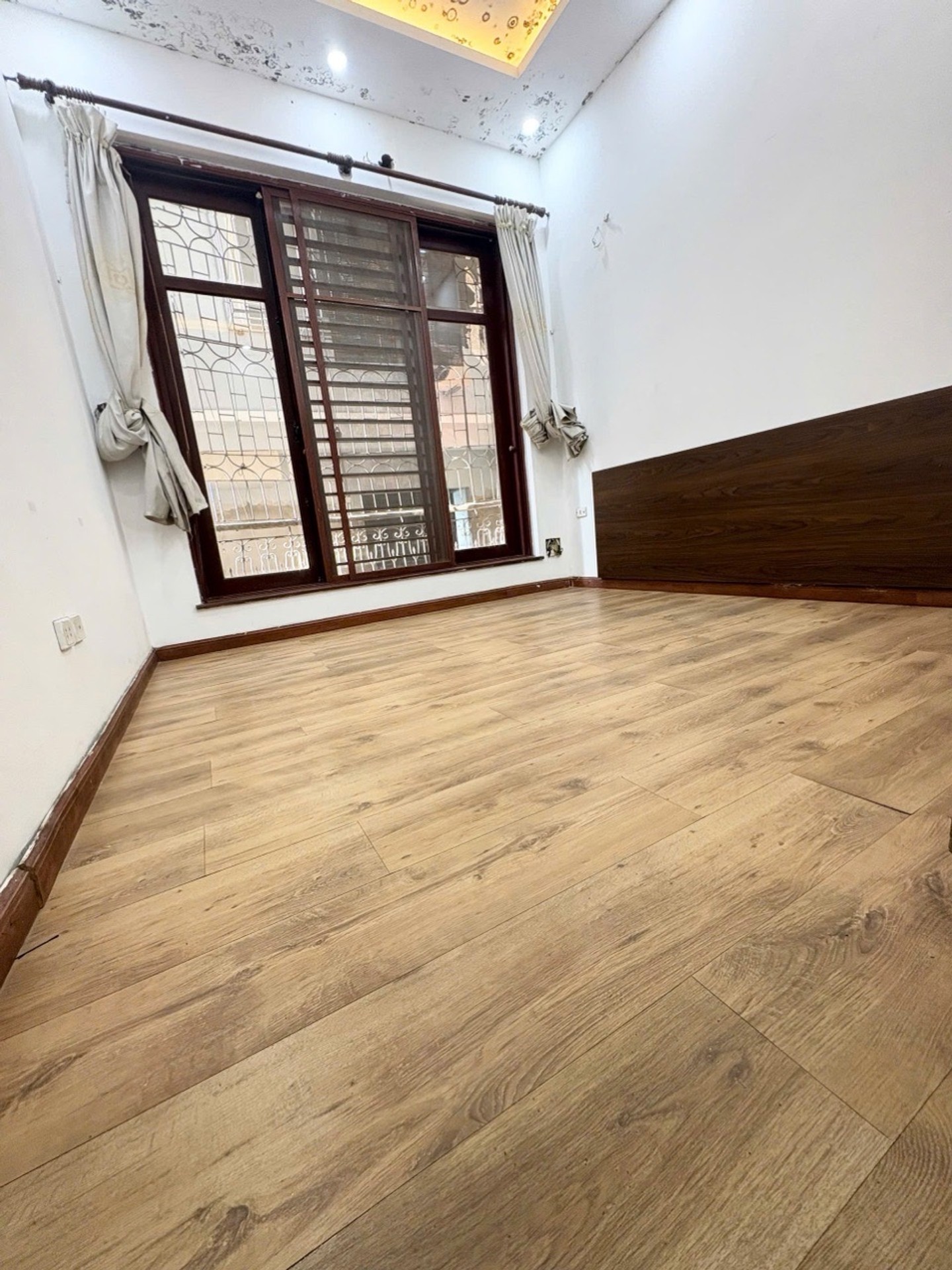 Bán nhà Trường Chinh - diện tích 32m2 4 tầng - Ô TÔ ĐỖ CỬA - giá 10 tỷ