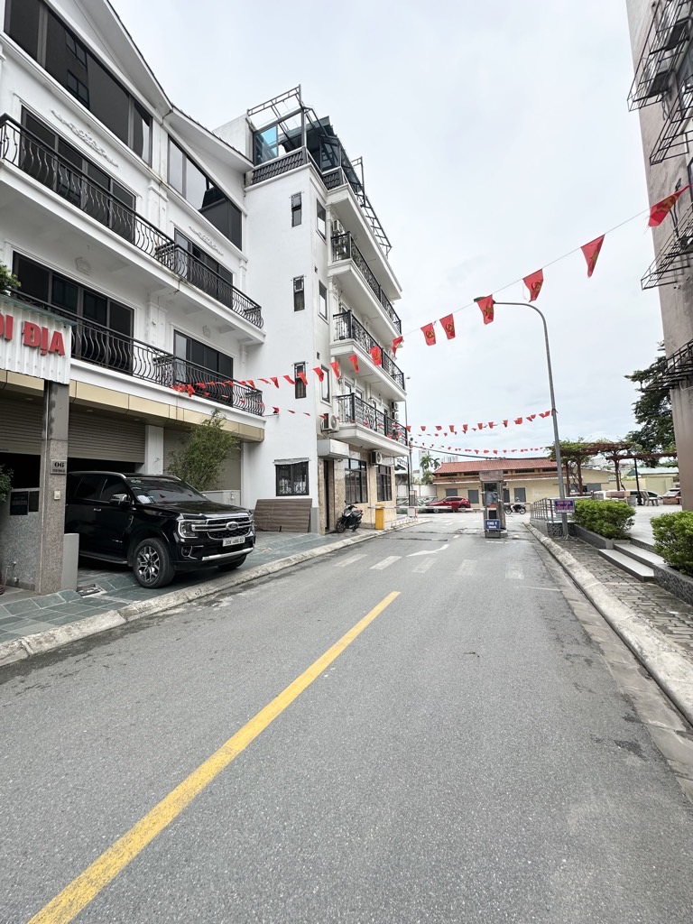 Bán nhà Thịnh Liệt - diện tích 90m2 4 tầng - ô tô vào nhà - giá 21,6 tỷ