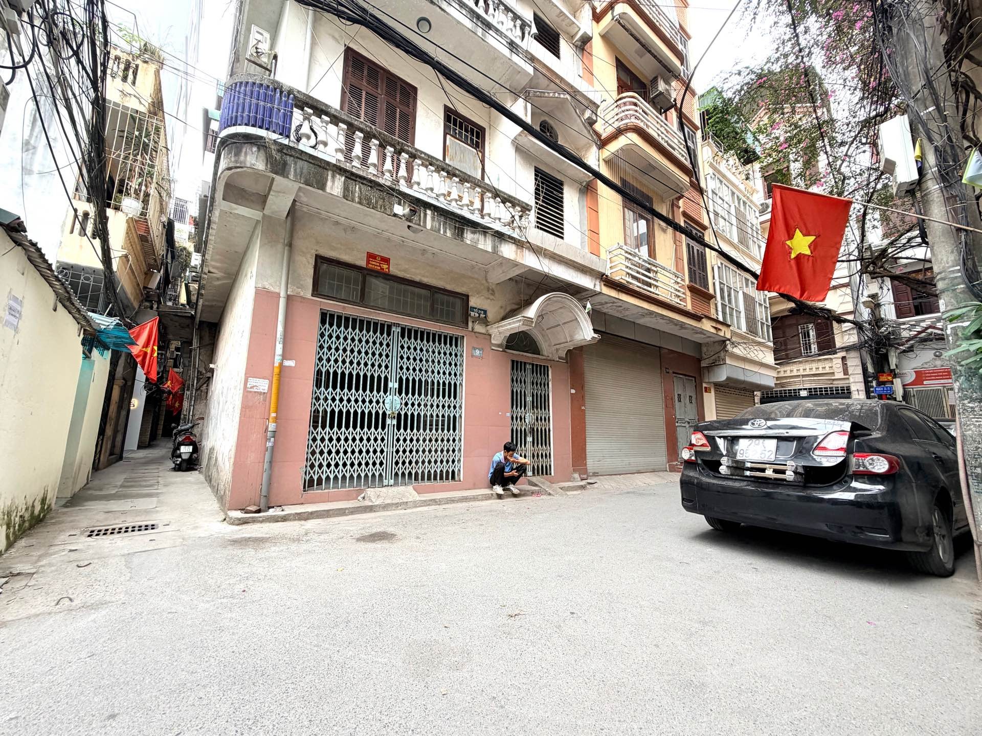 Bán nhà Phan Đình Giót - diện tích 83m2 8 tầng - Gà đẻ trứng vàng - giá 28,3 tỷ