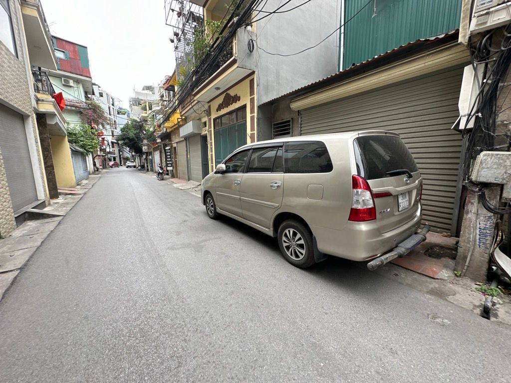 Bán nhà Yên Lạc - diện tích 201.7m2 2 tầng - mặt phố - giá 45 tỷ