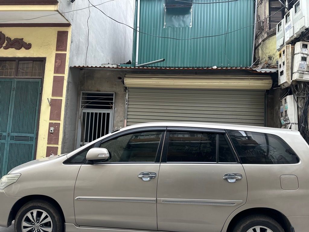 Bán nhà Yên Lạc - diện tích 201.7m2 2 tầng - mặt phố - giá 45 tỷ