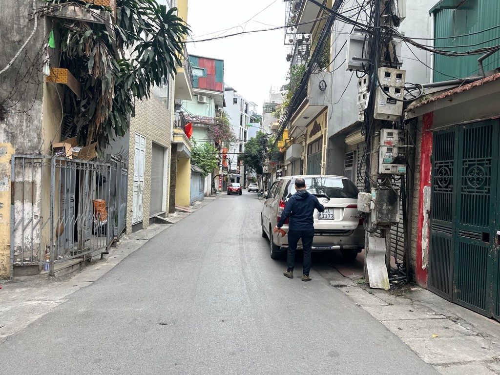 Bán nhà Yên Lạc - diện tích 201.7m2 2 tầng - mặt phố - giá 45 tỷ