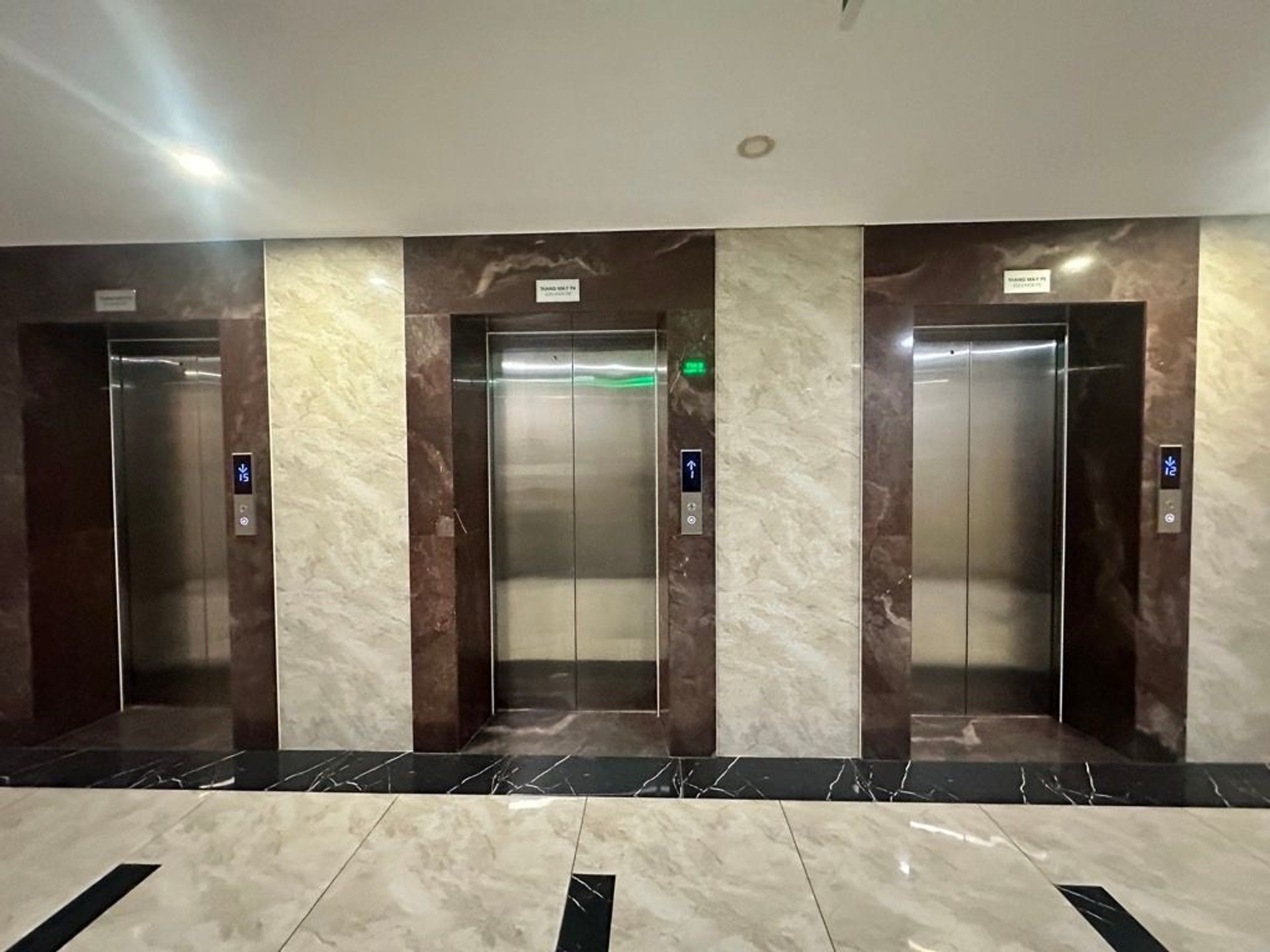 Bán nhà Hoàng Mai - diện tích 79m2 24 tầng - Sổ Đỏ Chính Chủ Sẵn Sàng Giao Dịch - giá 7,4 tỷ