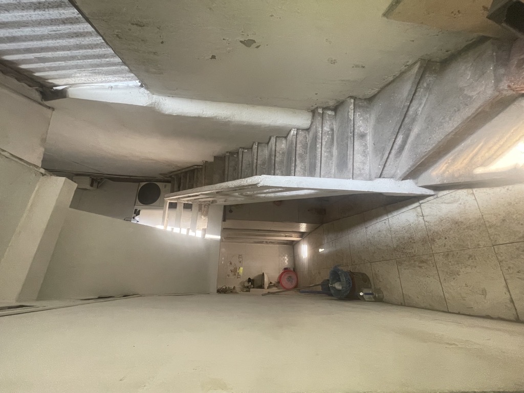 Bán nhà Hoàng Mai - diện tích 57m2 3 tầng - ô tô đỗ cửa - giá 12,6 tỷ