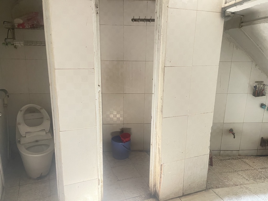Bán nhà Hoàng Mai - diện tích 57m2 3 tầng - ô tô đỗ cửa - giá 12,6 tỷ