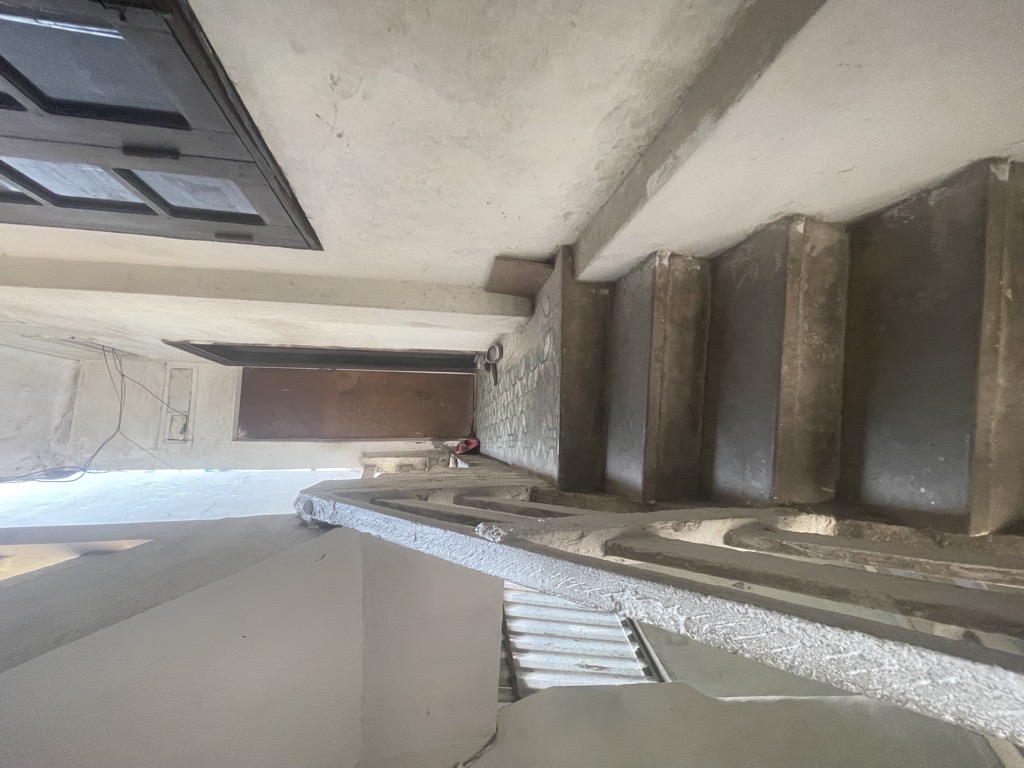 Bán nhà Hoàng Mai - diện tích 57m2 3 tầng - ô tô đỗ cửa - giá 12,6 tỷ