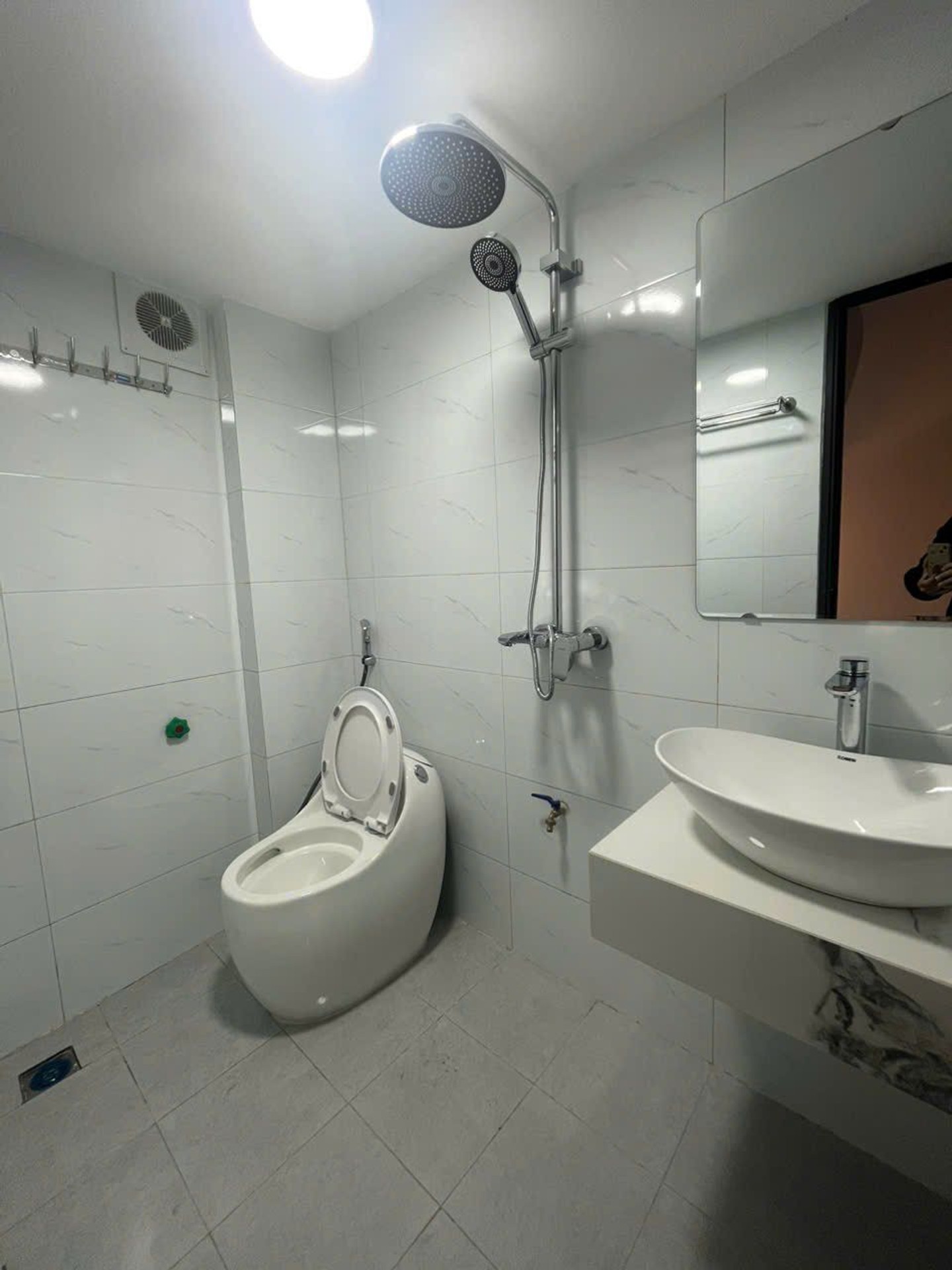 Bán nhà Hoàng Mai - diện tích 35m2 6 tầng - Ngõ siêu nông, ô tô tránh - giá 7,8 tỷ