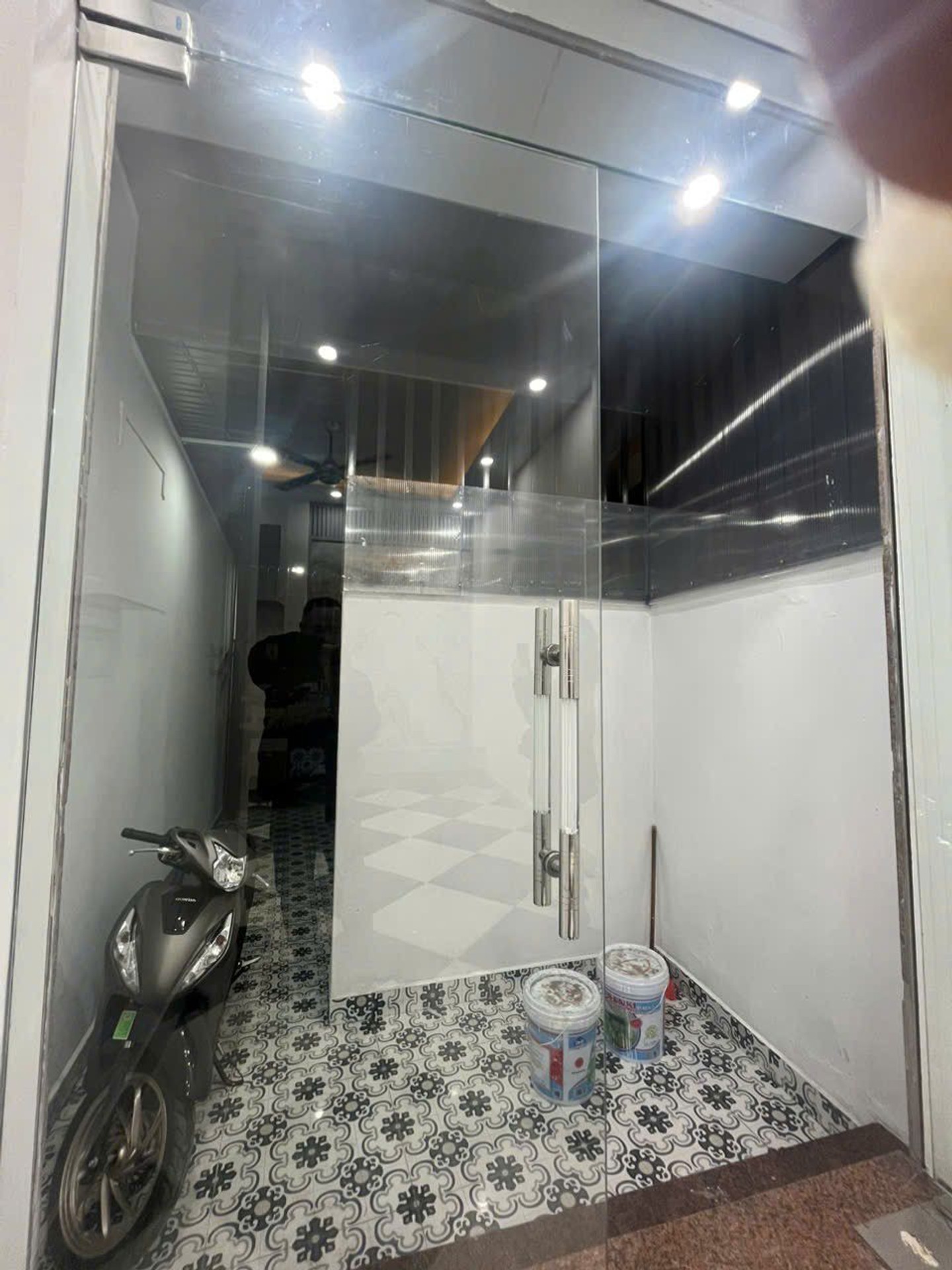 Bán nhà Hoàng Mai - diện tích 35m2 6 tầng - Ngõ siêu nông, ô tô tránh - giá 7,8 tỷ