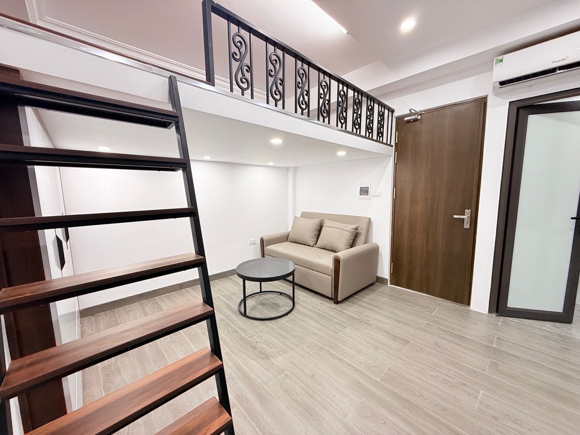 Bán nhà Hào Nam - diện tích 55m2 7 tầng - GÀ ĐẺ TRỨNG VÀNG - giá 19,5 tỷ