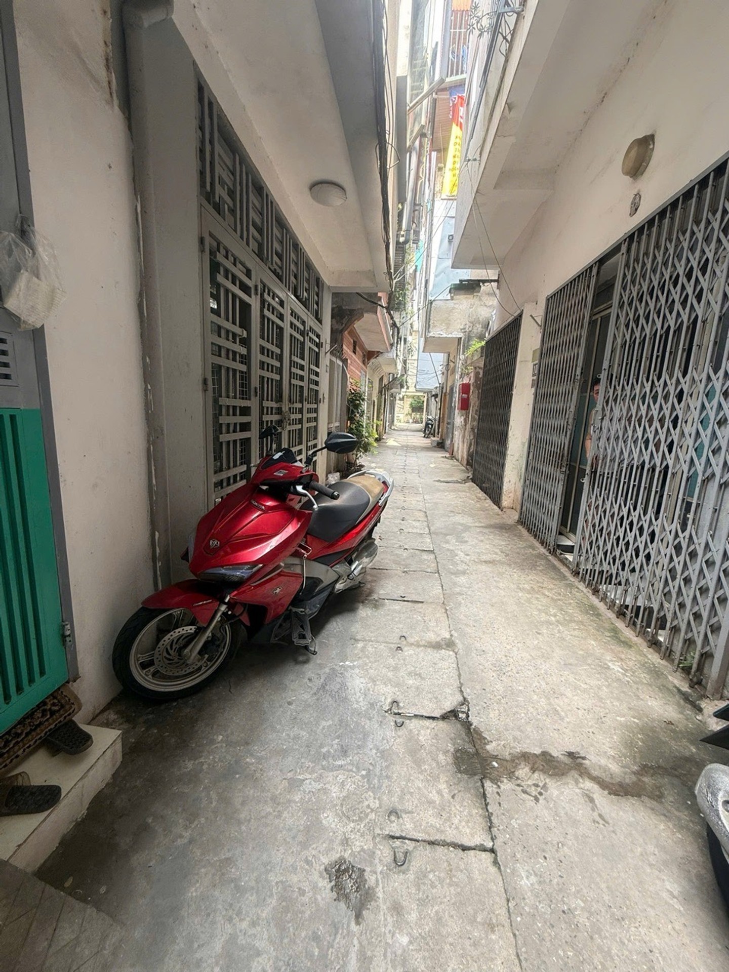 Bán nhà Dương Văn Bé - diện tích 70m2 3 tầng - Nhà đẹp hiếm có - giá 11 tỷ