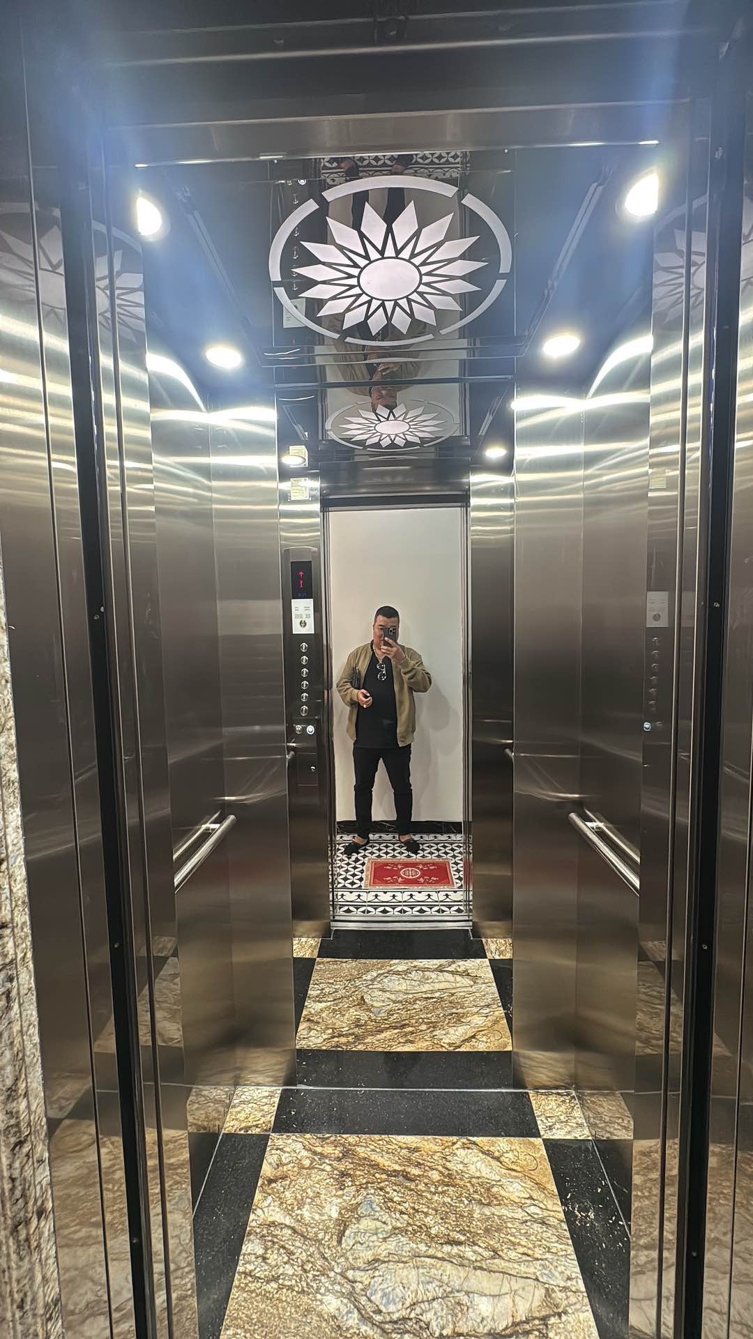 Bán nhà Kim Giang - diện tích 35m2 7 tầng - Ô tô tránh kinh doanh - giá 15,9 tỷ