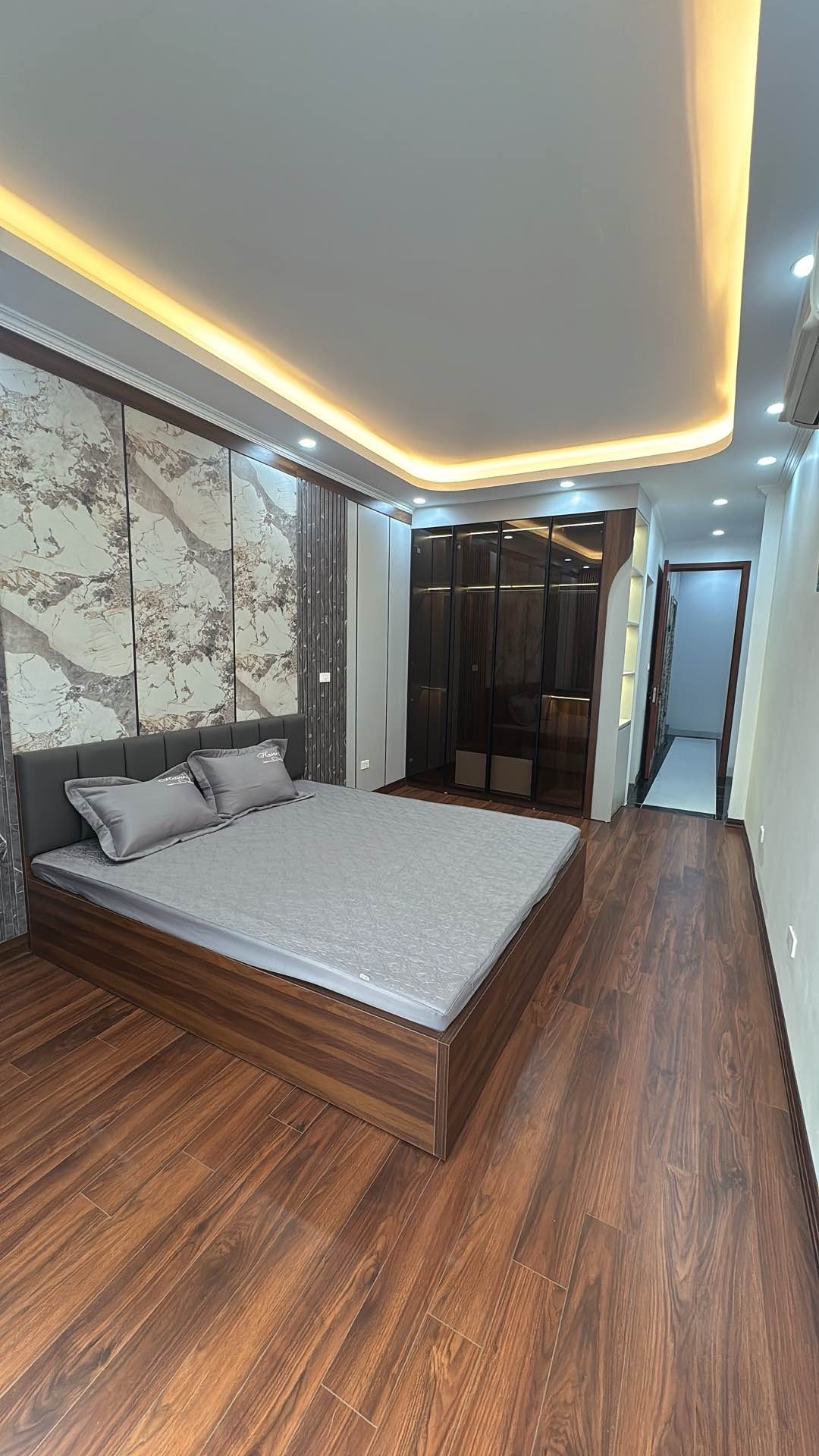 Bán nhà Kim Giang - diện tích 35m2 7 tầng - Ô tô tránh kinh doanh - giá 15,9 tỷ