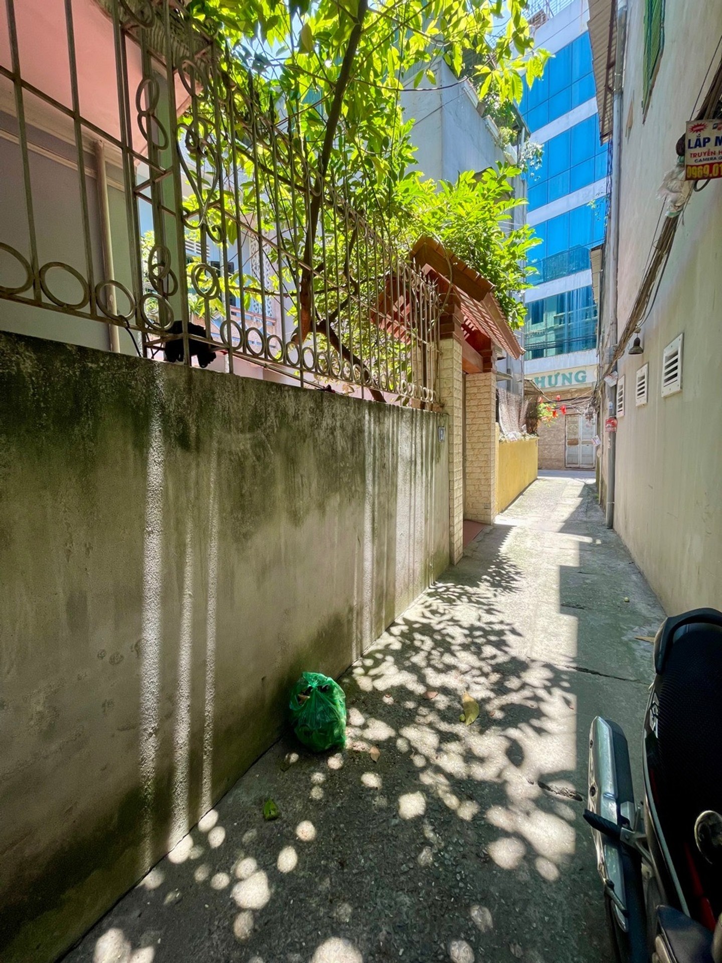 Bán nhà Hoàng Mai - diện tích 104m2 3.5 tầng - Nhà dân xây chắc chắn, 2 mặt thoáng - giá 23,7 tỷ