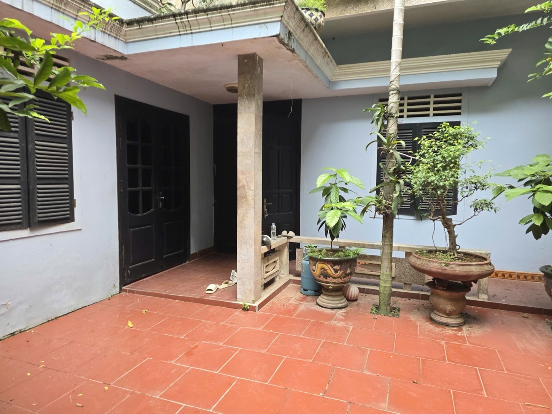 Bán nhà Hoàng Mai - diện tích 104m2 3.5 tầng - Nhà dân xây chắc chắn, 2 mặt thoáng - giá 23,7 tỷ