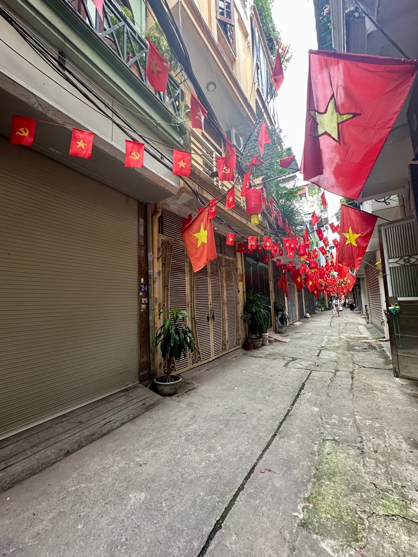 Bán nhà Hoàng Mai - diện tích 47m2 4 tầng - Phân lô ô tô vào nhà - giá 13,6 tỷ