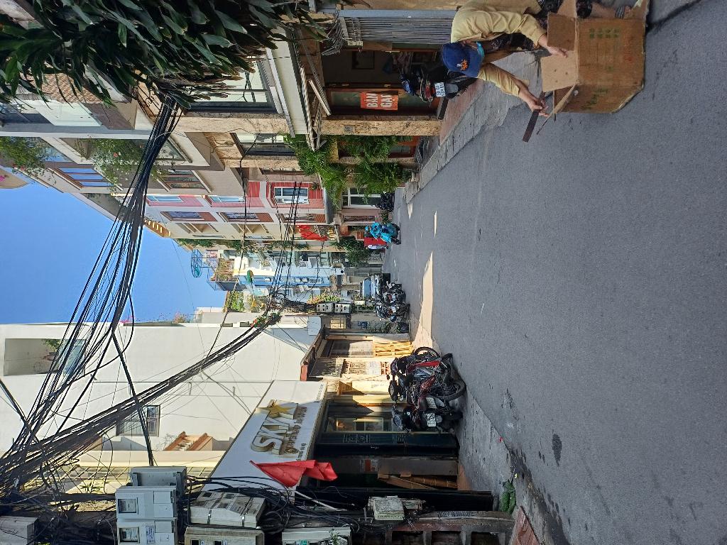 Bán nhà Yên Lạc - diện tích 70m2 7 tầng - Mặt Tiền Đẹp - giá 28 tỷ