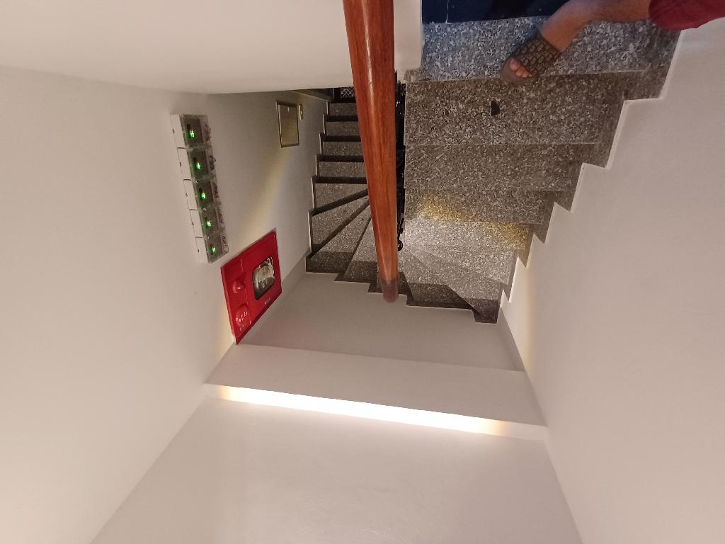 Bán nhà Yên Lạc - diện tích 70m2 7 tầng - Mặt Tiền Đẹp - giá 28 tỷ