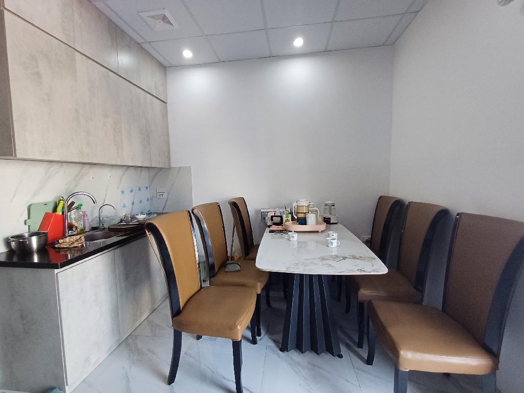 Bán nhà Yên Lạc - diện tích 70m2 7 tầng - Mặt Tiền Đẹp - giá 28 tỷ