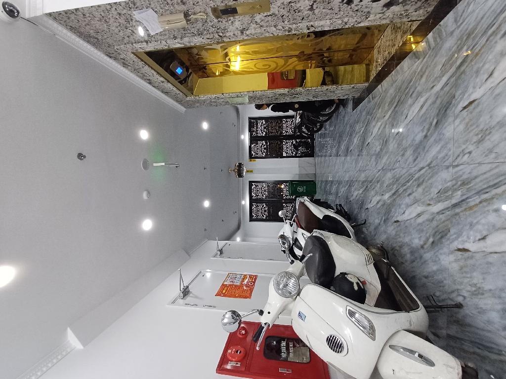 Bán nhà Yên Lạc - diện tích 70m2 7 tầng - Mặt Tiền Đẹp - giá 28 tỷ