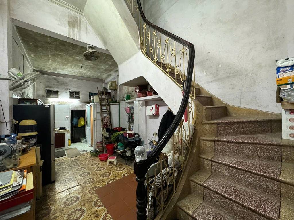 Bán nhà Trần Quý Cáp - diện tích 109.9m2 3 tầng - Ngõ thông, ô tô, kinh doanh nhộn nhịp - giá 27,6 tỷ