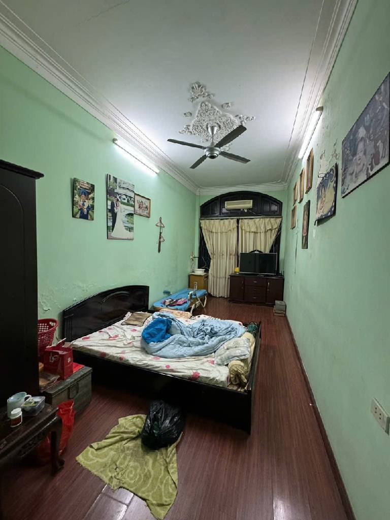 Bán nhà Trần Quý Cáp - diện tích 109.9m2 3 tầng - Ngõ thông, ô tô, kinh doanh nhộn nhịp - giá 27,6 tỷ