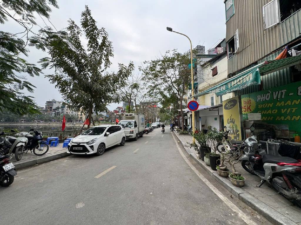 Bán nhà Trần Quý Cáp - diện tích 109.9m2 3 tầng - Ngõ thông, ô tô, kinh doanh nhộn nhịp - giá 27,6 tỷ