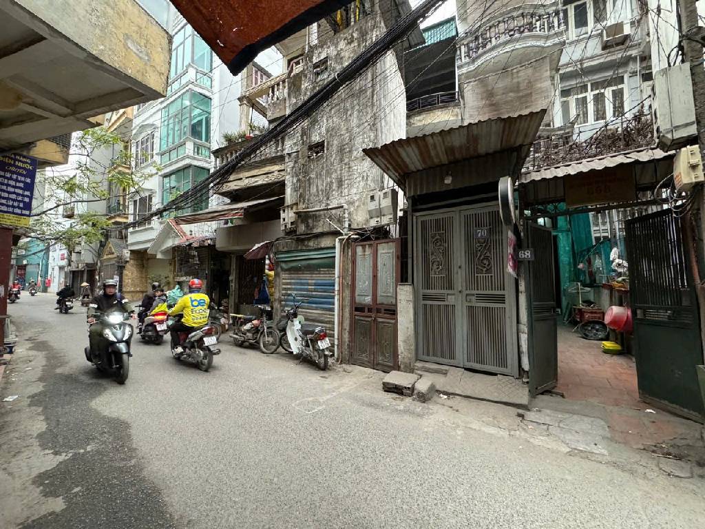 Bán nhà Trần Quý Cáp - diện tích 109.9m2 3 tầng - Ngõ thông, ô tô, kinh doanh nhộn nhịp - giá 27,6 tỷ