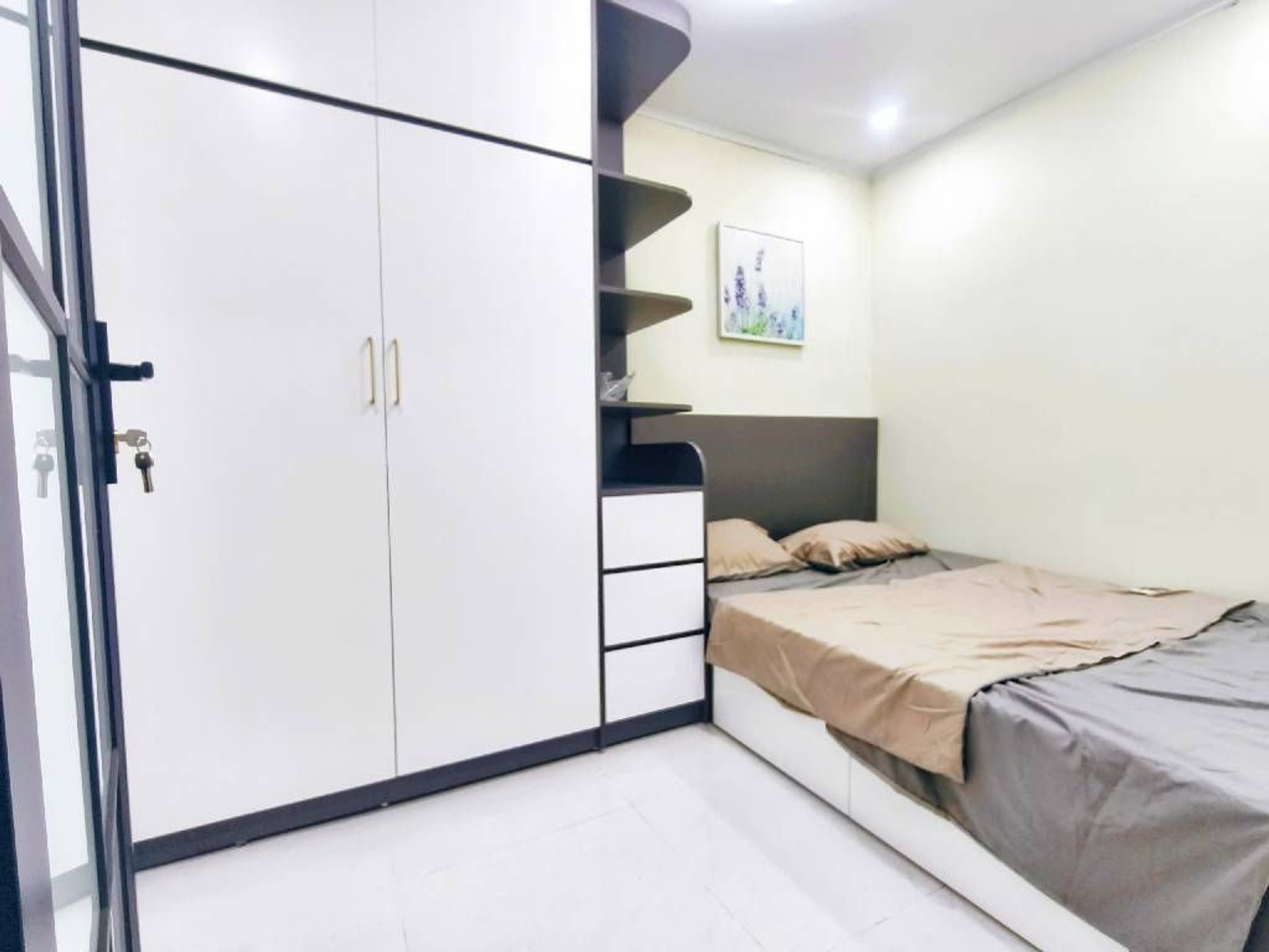 Bán nhà 8/3 - diện tích 52m2 1 tầng - 2 mặt ngõ - giá 5,4 tỷ