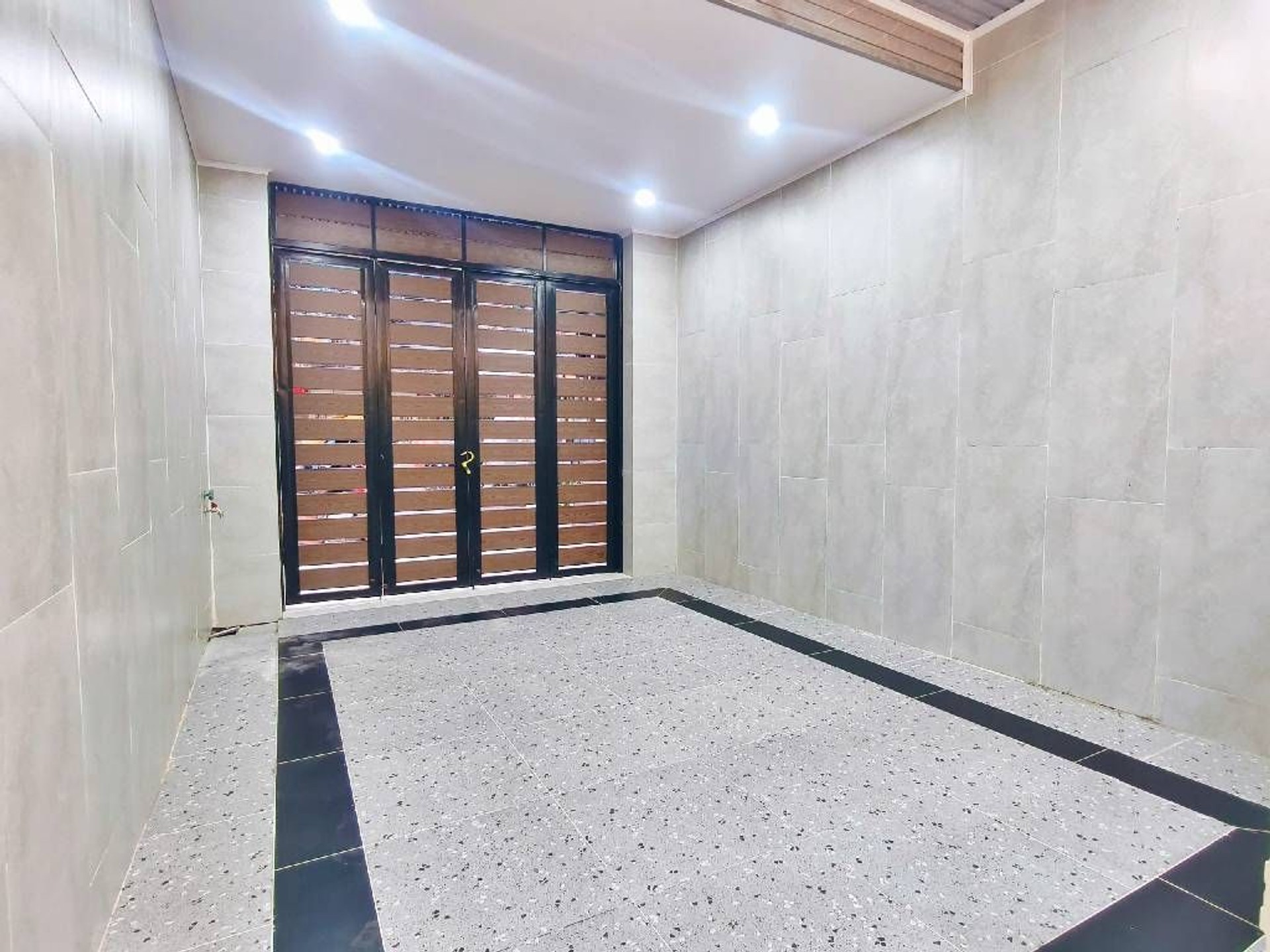 Bán nhà 8/3 - diện tích 52m2 1 tầng - 2 mặt ngõ - giá 5,4 tỷ