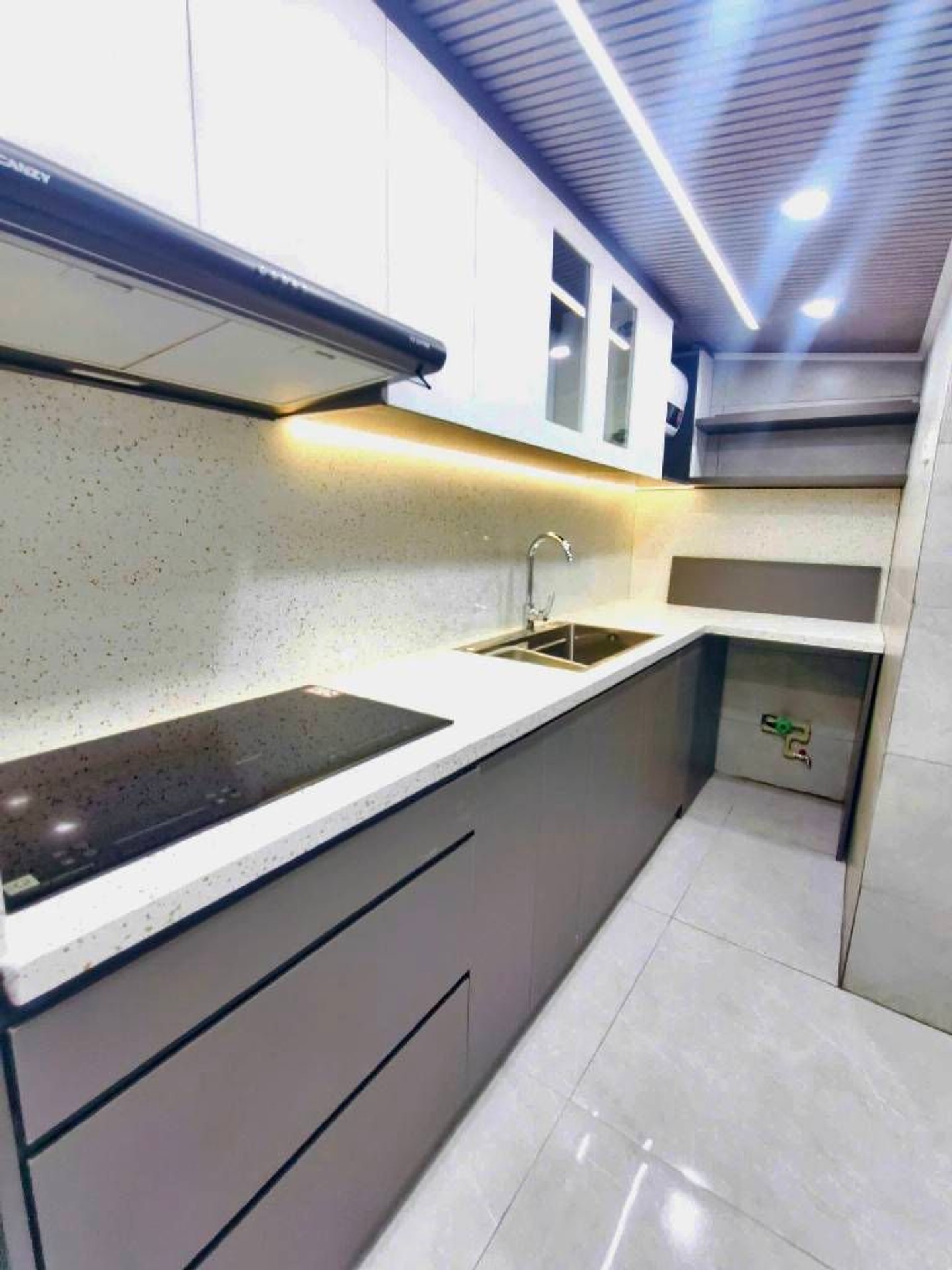 Bán nhà 8/3 - diện tích 52m2 1 tầng - 2 mặt ngõ - giá 5,4 tỷ