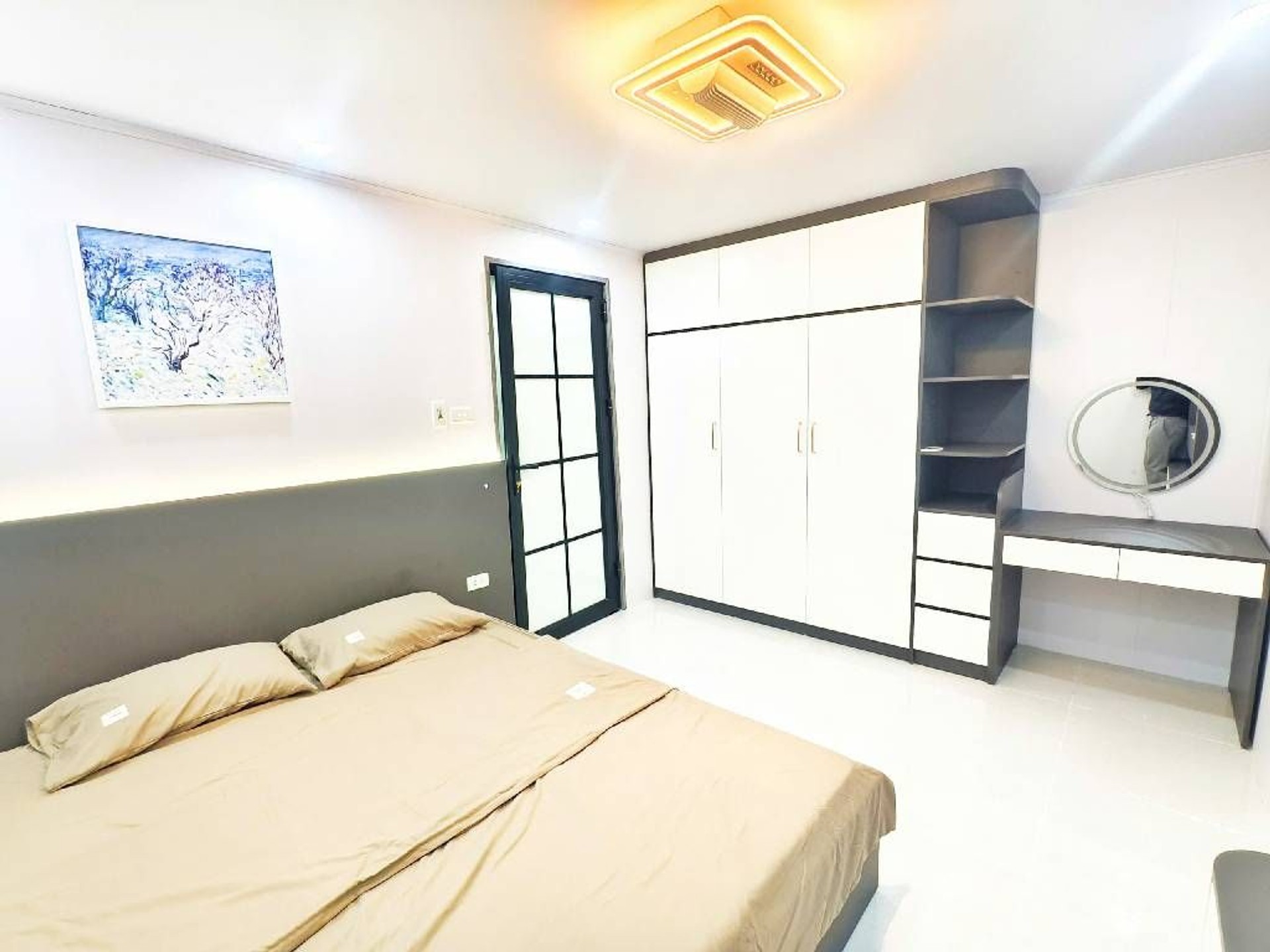 Bán nhà 8/3 - diện tích 52m2 1 tầng - 2 mặt ngõ - giá 5,4 tỷ