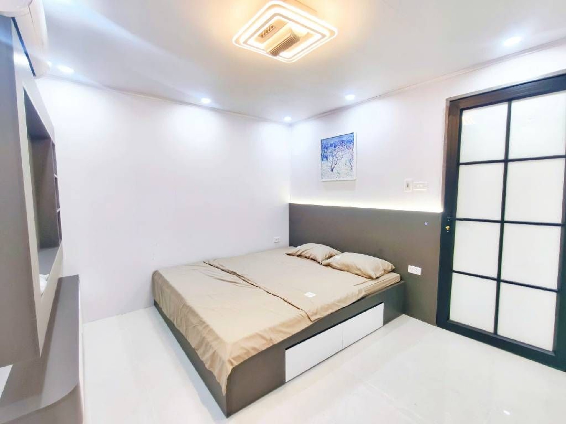 Bán nhà 8/3 - diện tích 52m2 1 tầng - 2 mặt ngõ - giá 5,4 tỷ