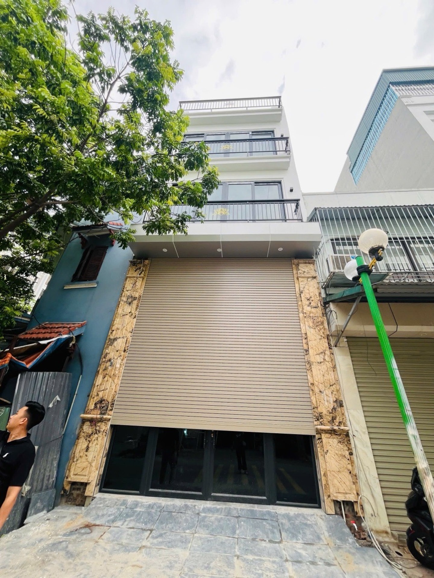 Bán nhà Tây Nam Linh Đàm - diện tích 60m2 5 tầng - Ô tô tránh - giá 21 tỷ
