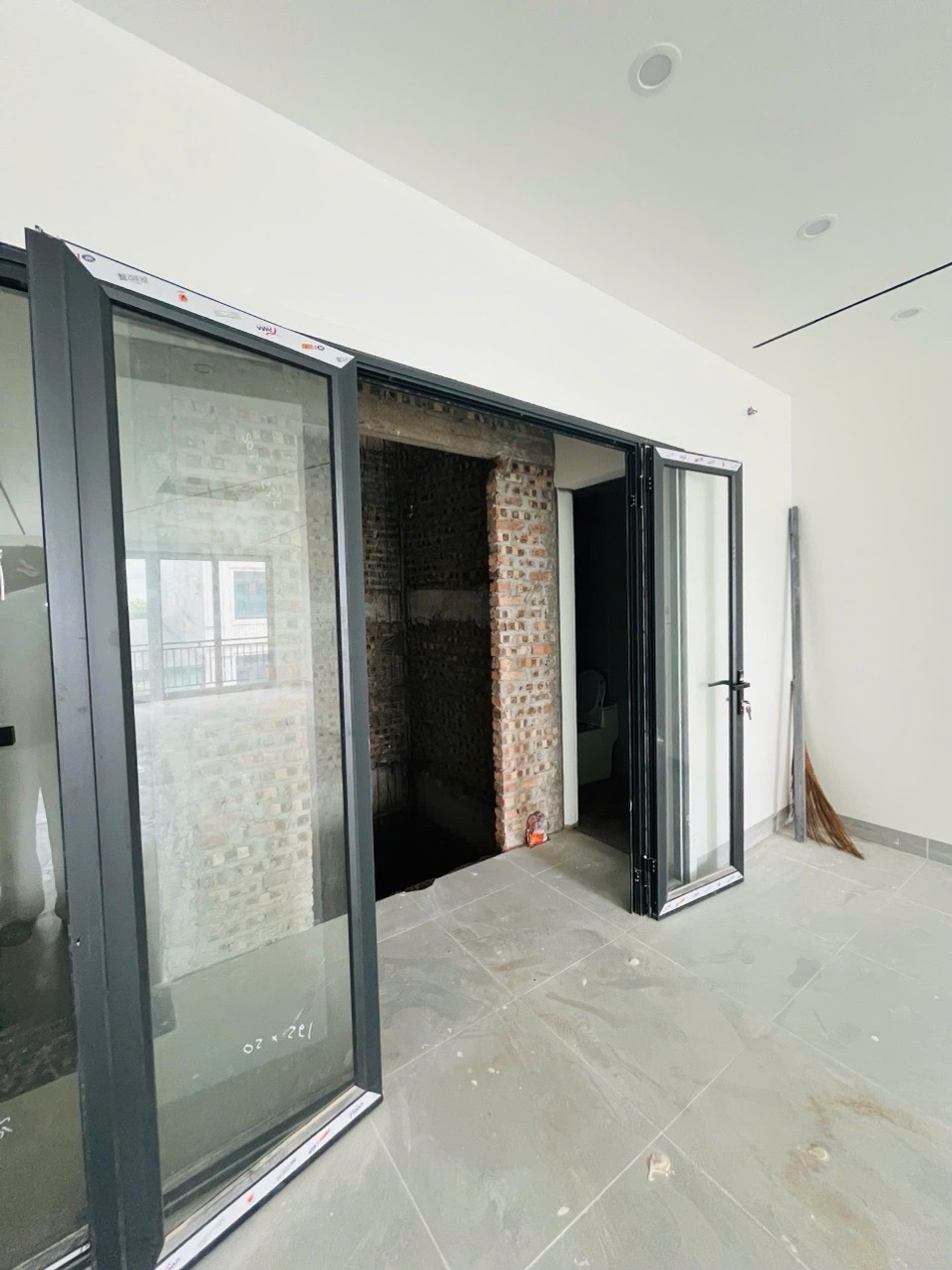 Bán nhà Tây Nam Linh Đàm - diện tích 60m2 5 tầng - Ô tô tránh - giá 21 tỷ