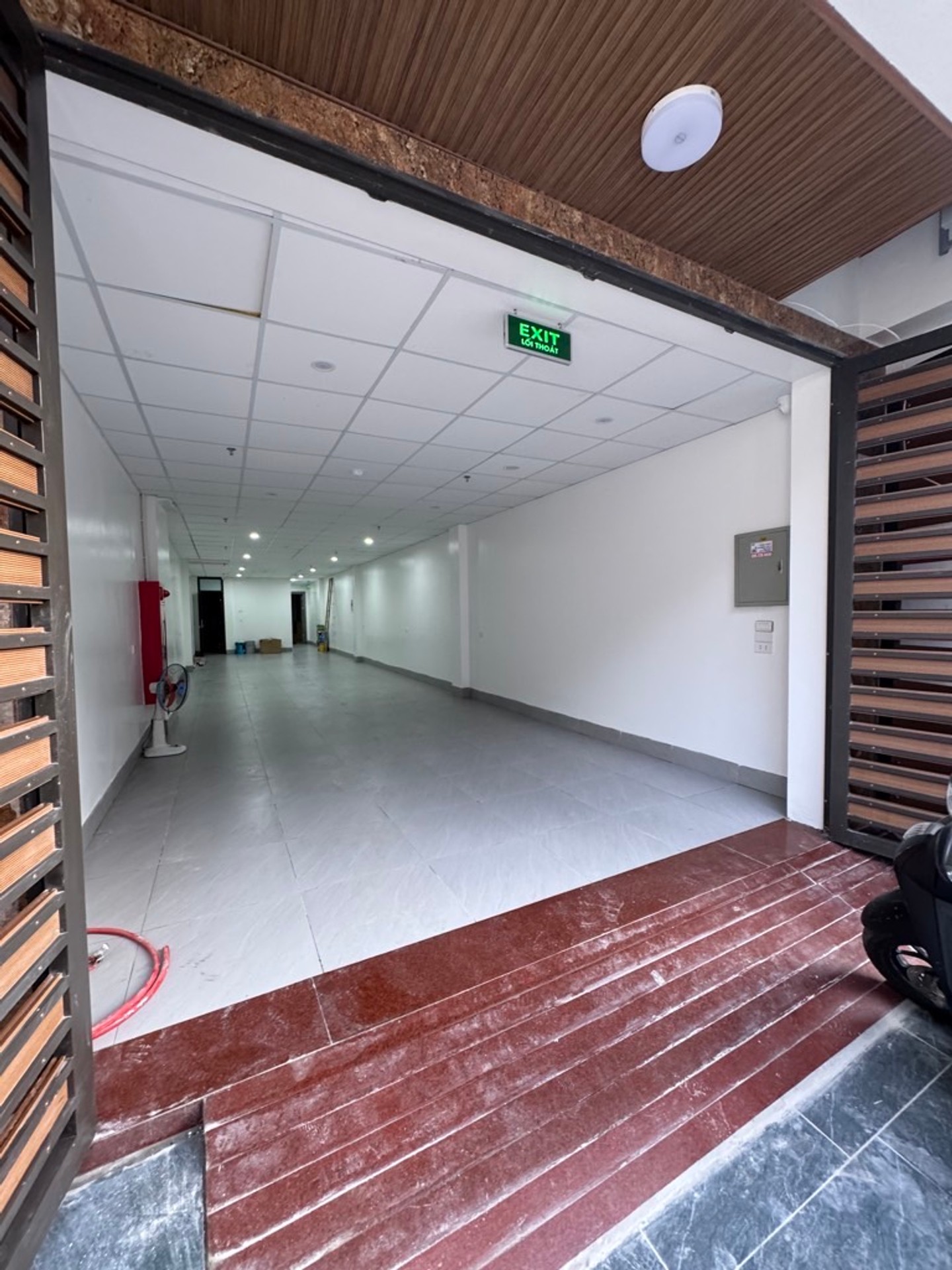 Bán nhà Tựu Liệt - diện tích 116m2 7 tầng - Ô tô tránh - giá 36 tỷ