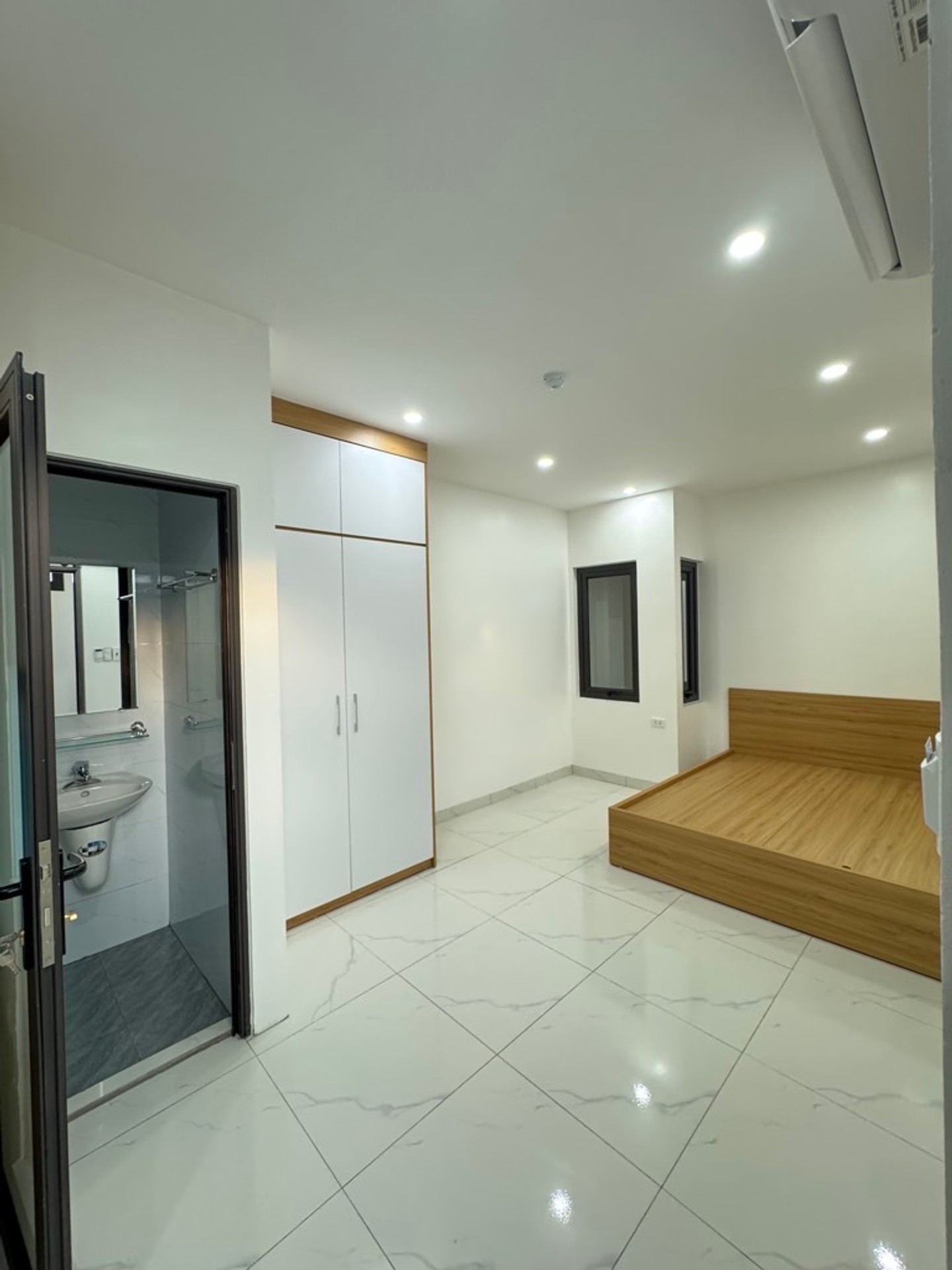 Bán nhà Tựu Liệt - diện tích 116m2 7 tầng - Ô tô tránh - giá 36 tỷ