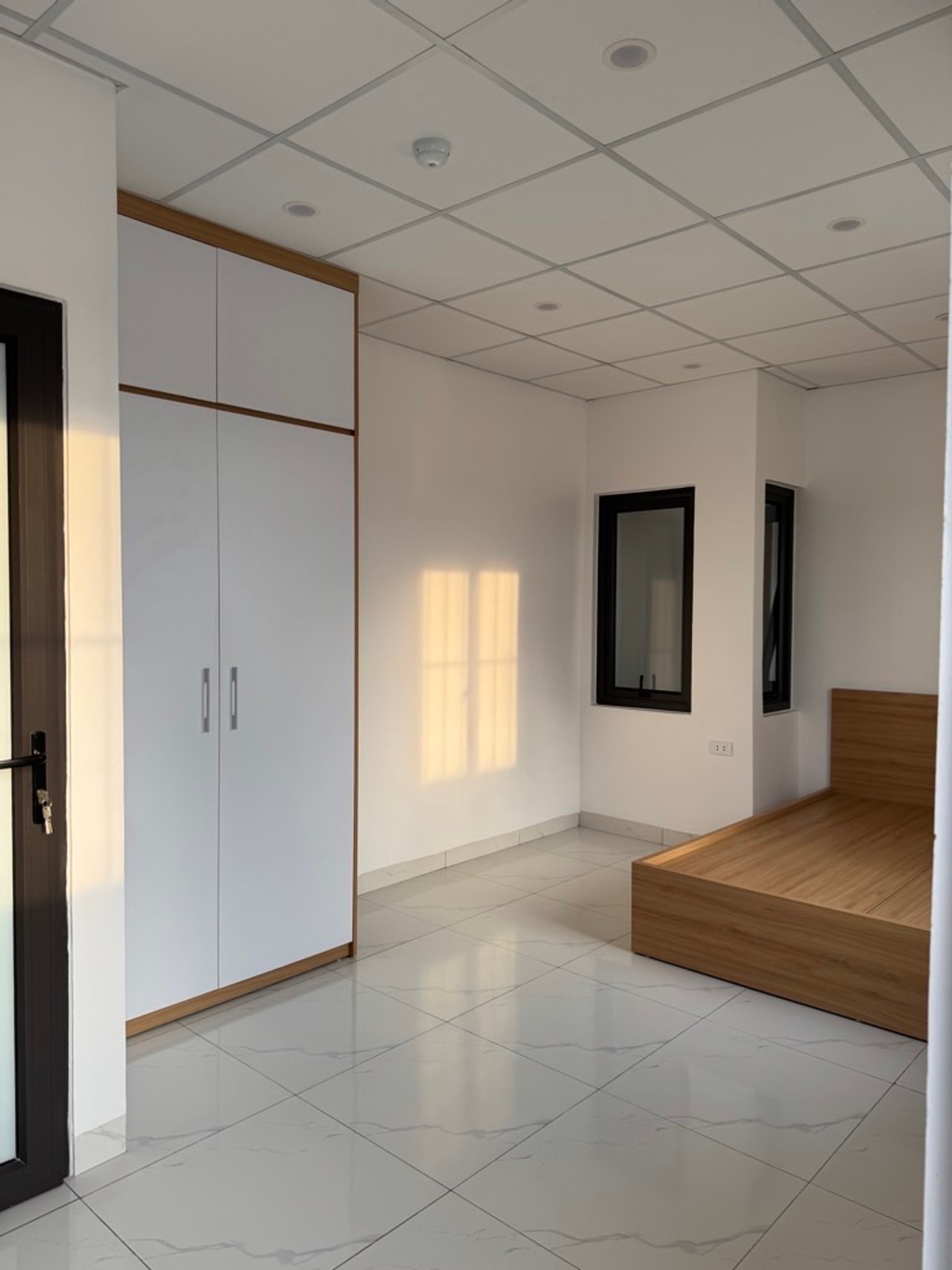 Bán nhà Tựu Liệt - diện tích 116m2 7 tầng - Ô tô tránh - giá 36 tỷ