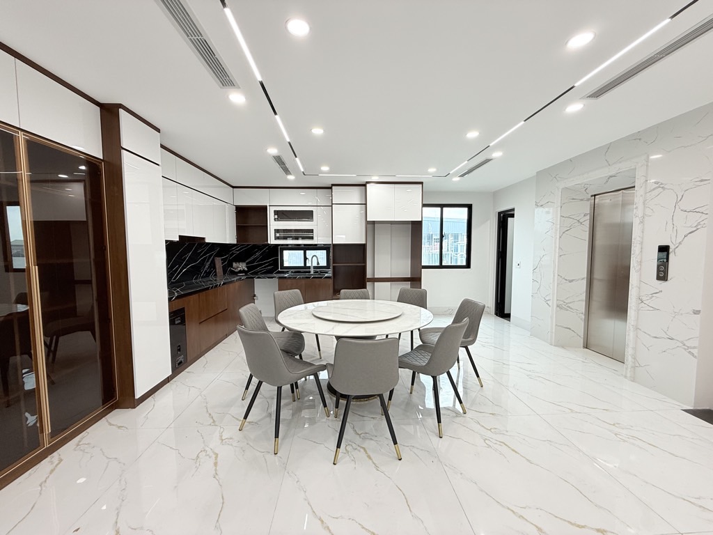 Bán nhà Tân Mai - diện tích 75m2 7 tầng - Ô TÔ TRÁNH - giá 26 tỷ