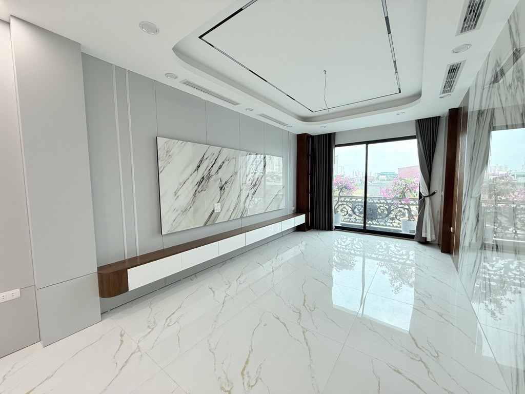 Bán nhà Tân Mai - diện tích 75m2 7 tầng - Ô TÔ TRÁNH - giá 26 tỷ