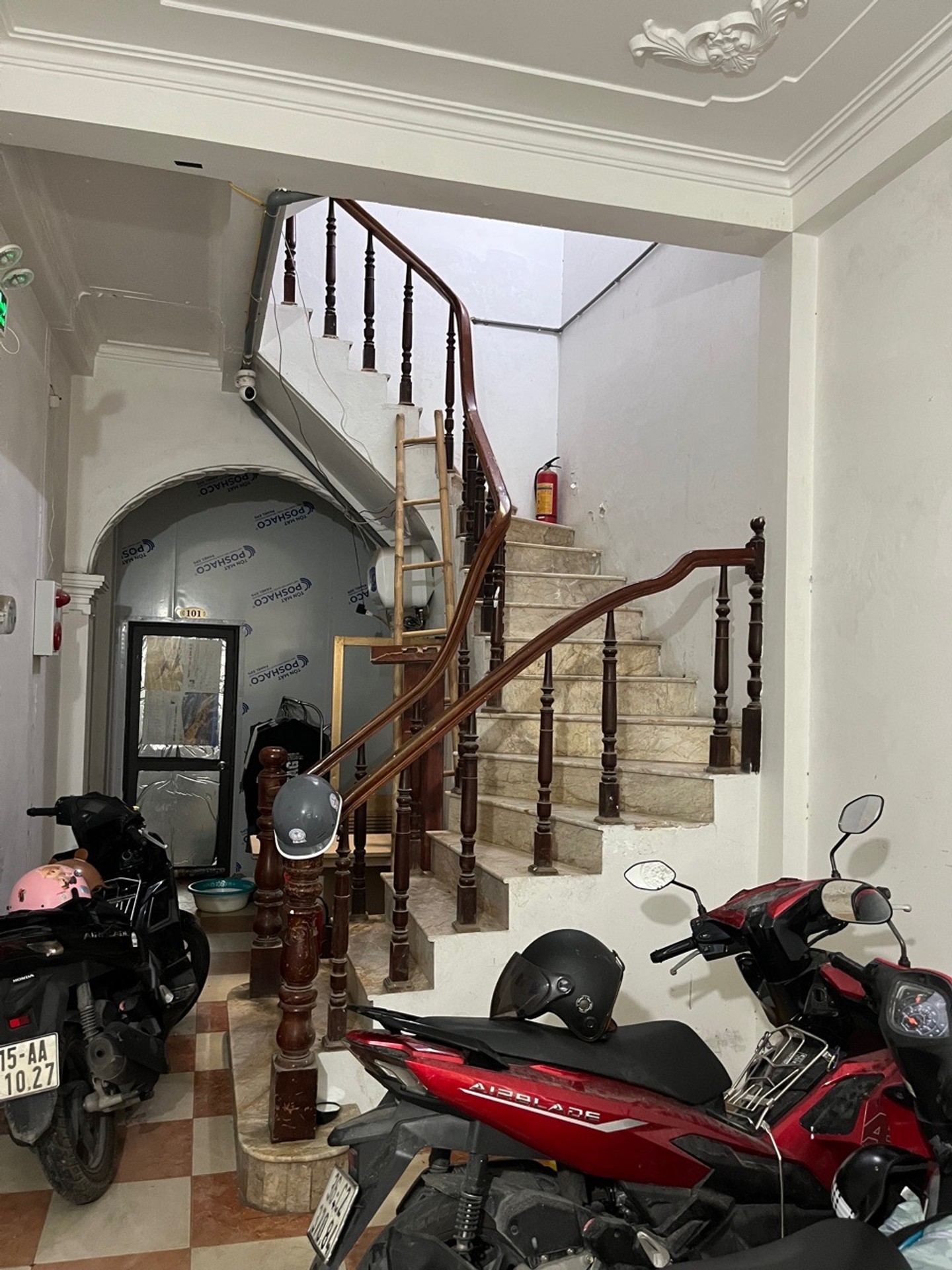 Bán nhà Định Công Hạ - diện tích 44m2 5 tầng - Nhà đẹp hiếm có - giá 8,8 tỷ