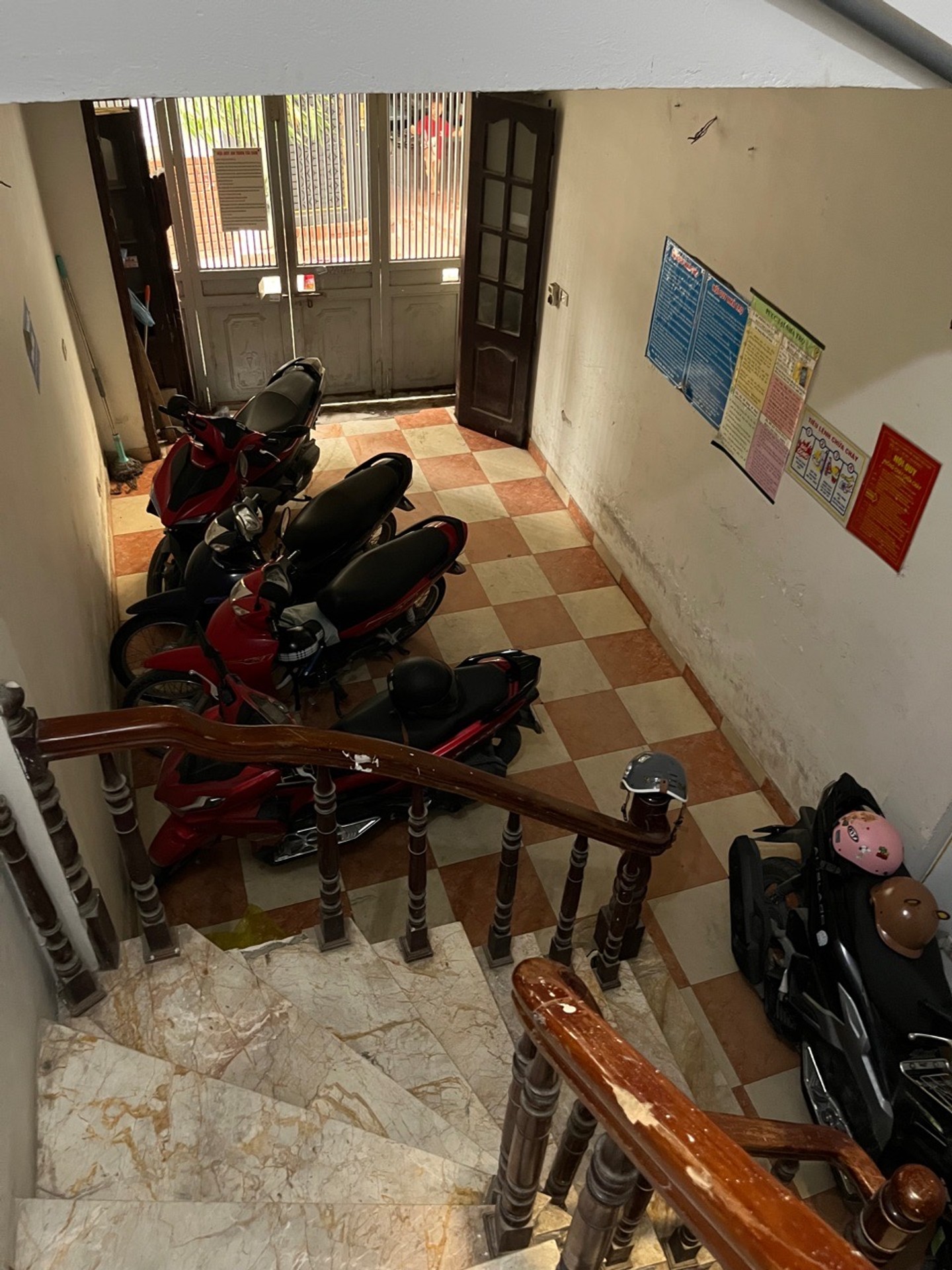 Bán nhà Định Công Hạ - diện tích 44m2 5 tầng - Nhà đẹp hiếm có - giá 8,8 tỷ