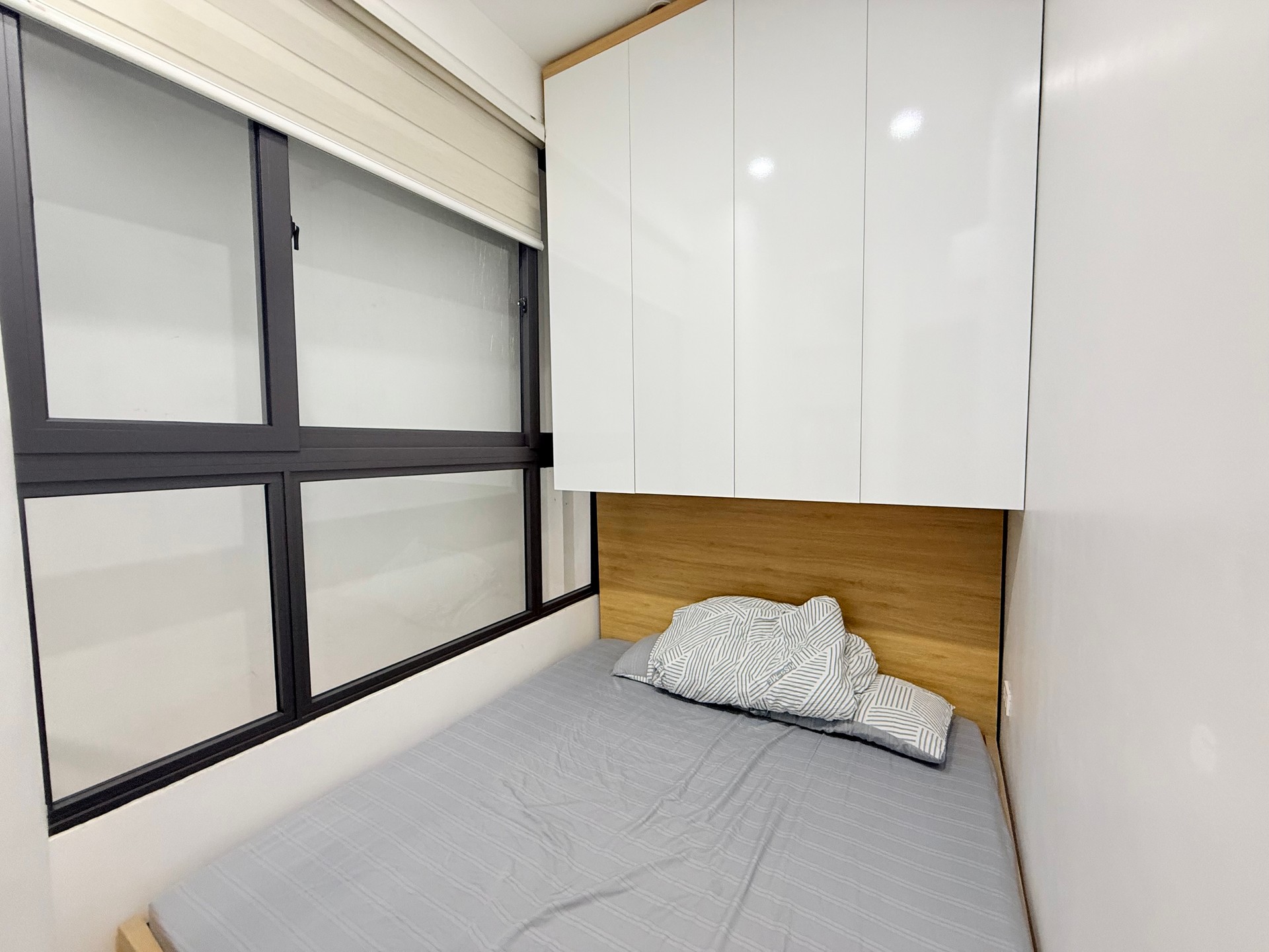 Bán nhà Hồng Mai - diện tích 10m2 6 tầng - Ngõ thông ba bước ra phố - giá 3,15 tỷ