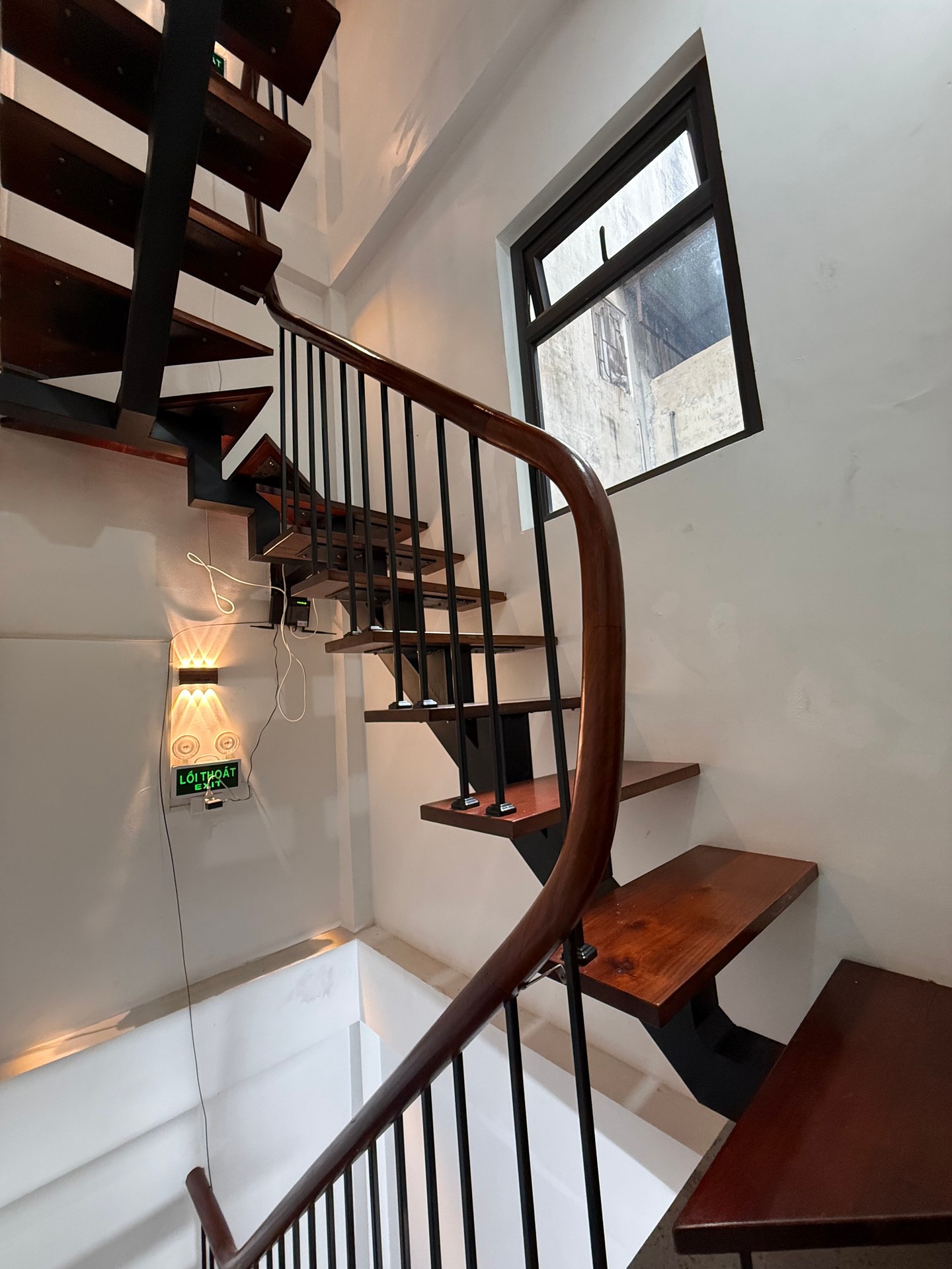 Bán nhà Hồng Mai - diện tích 10m2 6 tầng - Ngõ thông ba bước ra phố - giá 3,15 tỷ