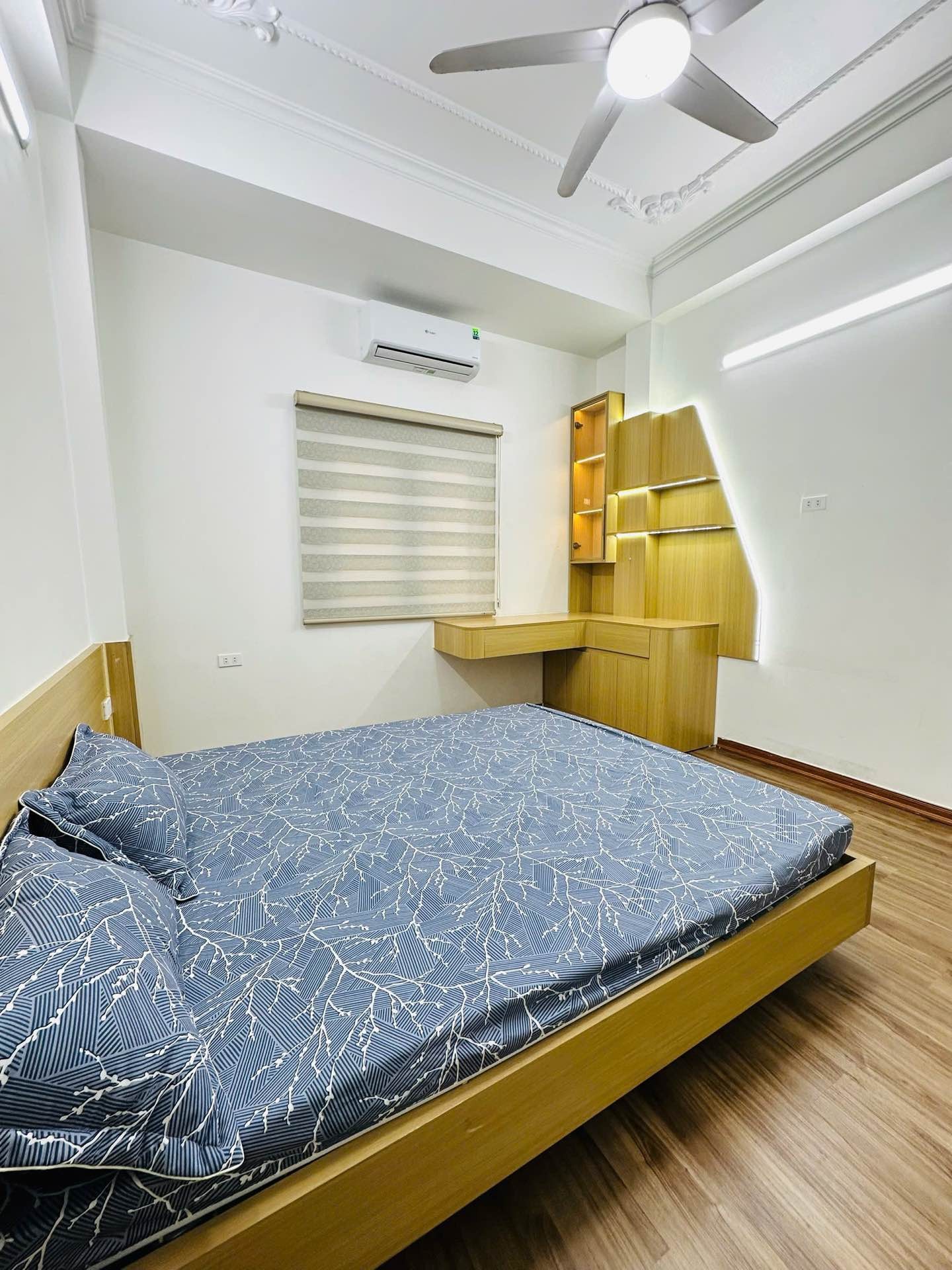 Bán nhà Định Công Thượng - diện tích 30m2 5 tầng - Nhà riêng đẹp, chủ tặng full nội thất - giá 7,45 tỷ