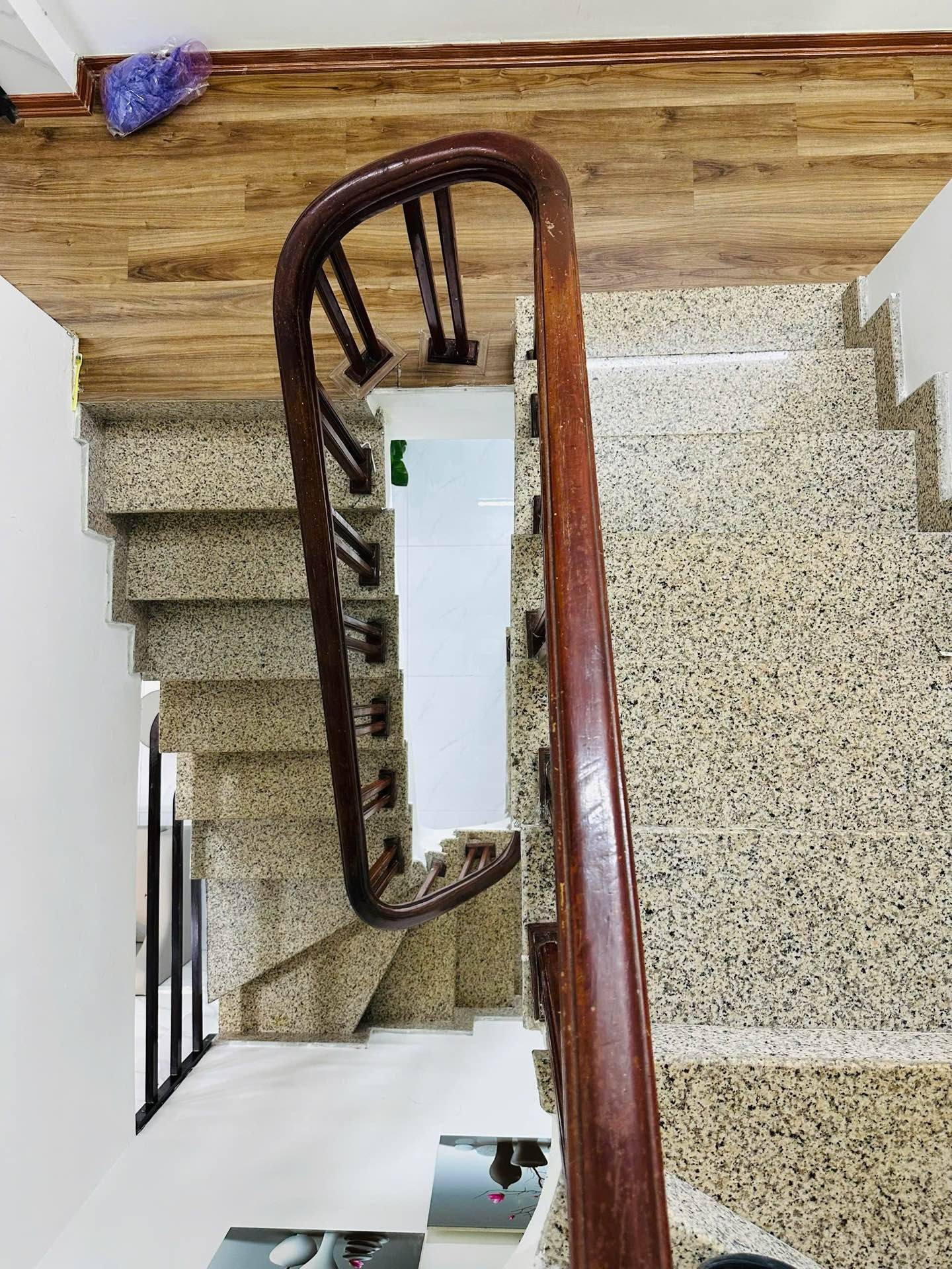 Bán nhà Định Công Thượng - diện tích 30m2 5 tầng - Nhà riêng đẹp, chủ tặng full nội thất - giá 7,45 tỷ