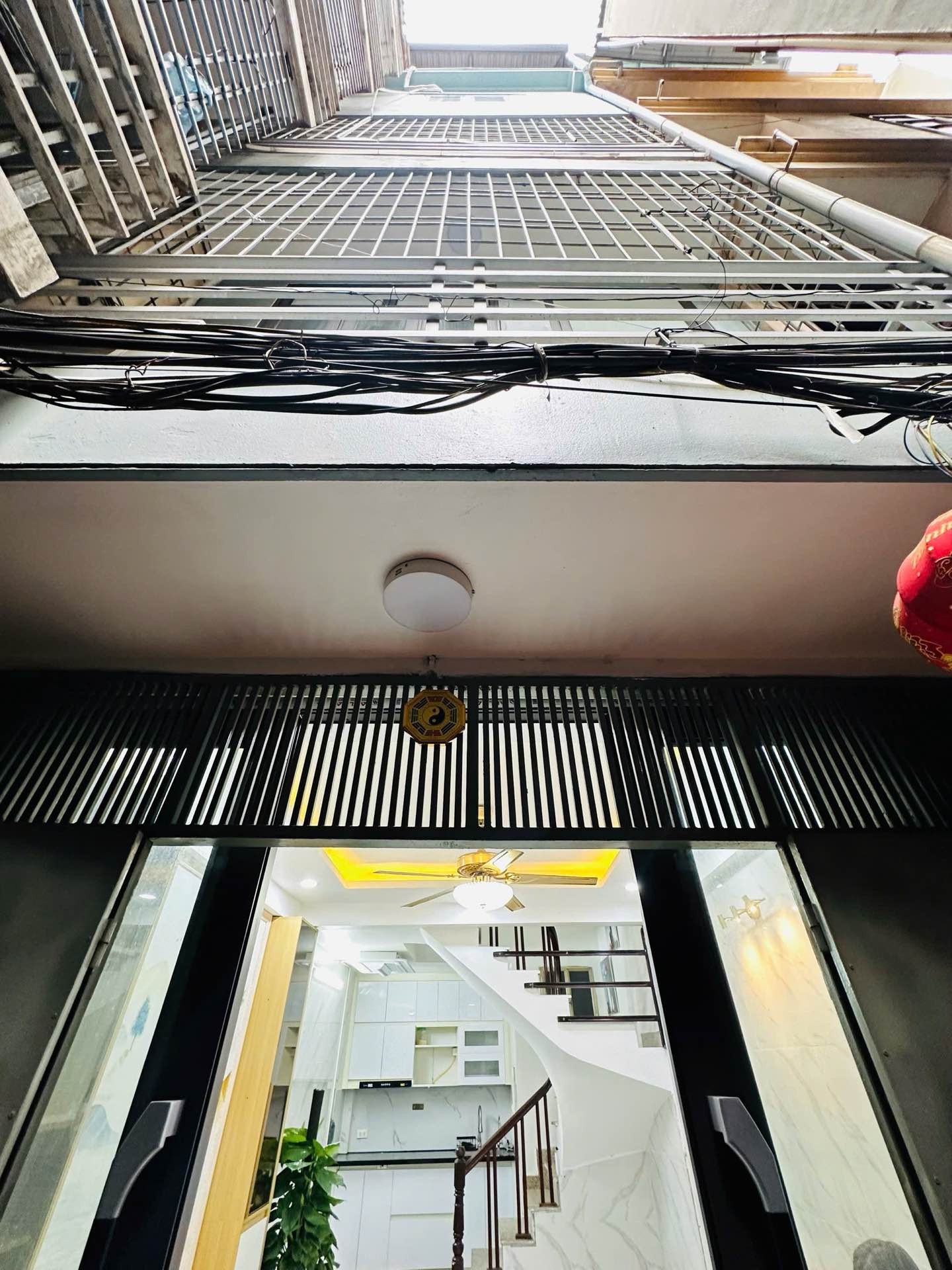 Bán nhà Định Công Thượng - diện tích 30m2 5 tầng - Nhà riêng đẹp, chủ tặng full nội thất - giá 7,45 tỷ