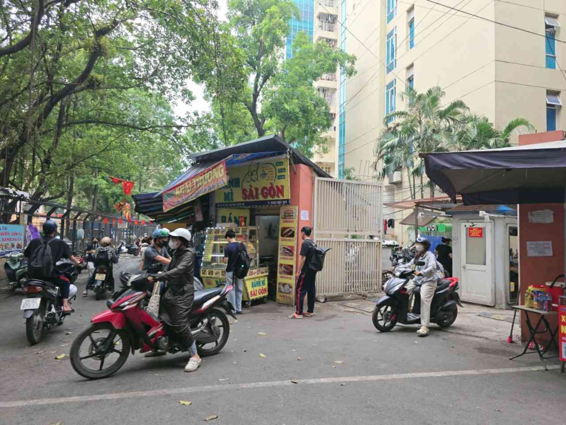 Bán nhà Chùa Bộc - diện tích 39m2 5 tầng - Mặt ngõ to như phố, kinh doanh bất chấp - giá 17,5 tỷ