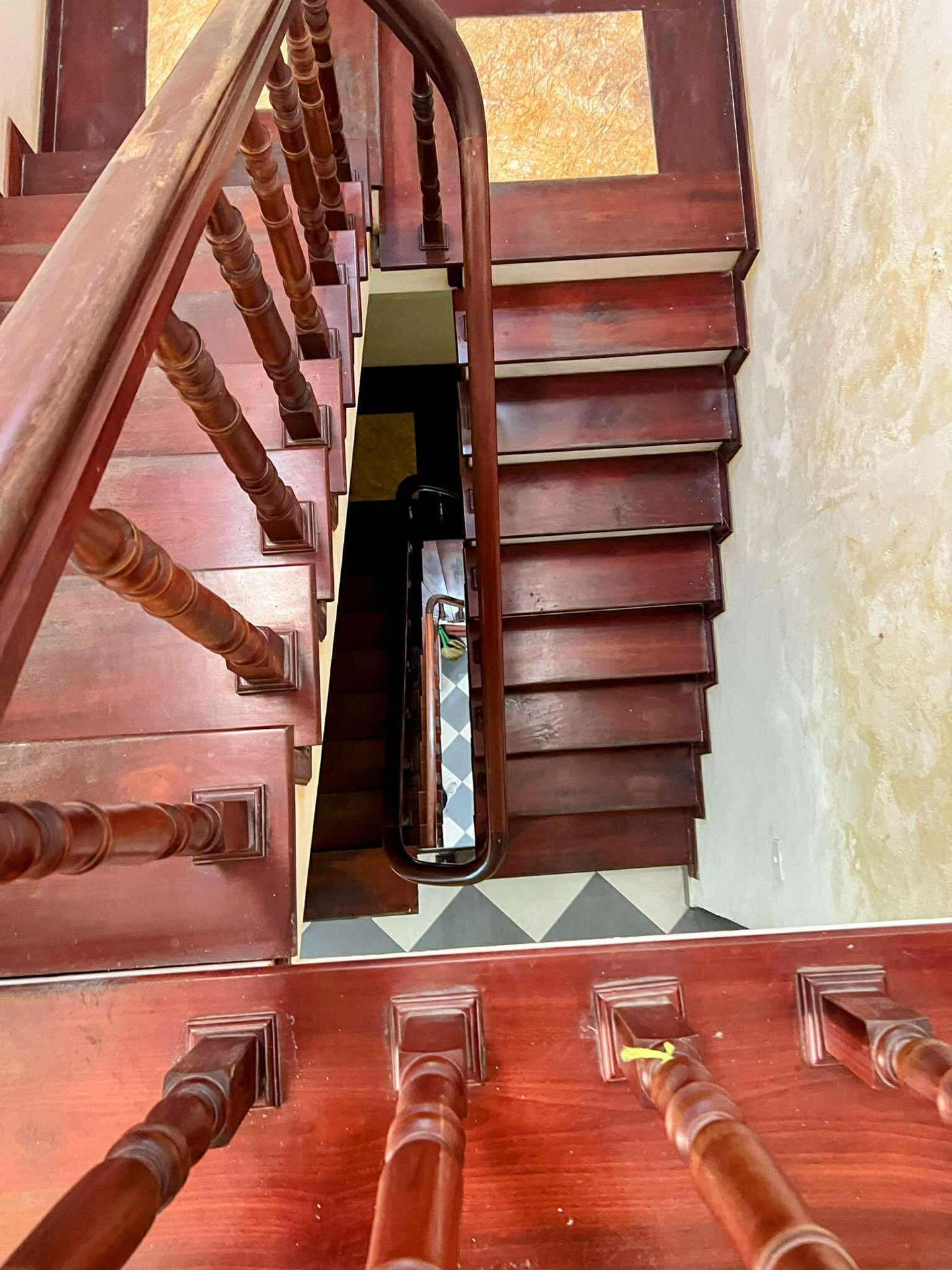 Bán nhà Tam Trinh - diện tích 64.5m2 5 tầng - ô tô tránh - giá 28,5 tỷ