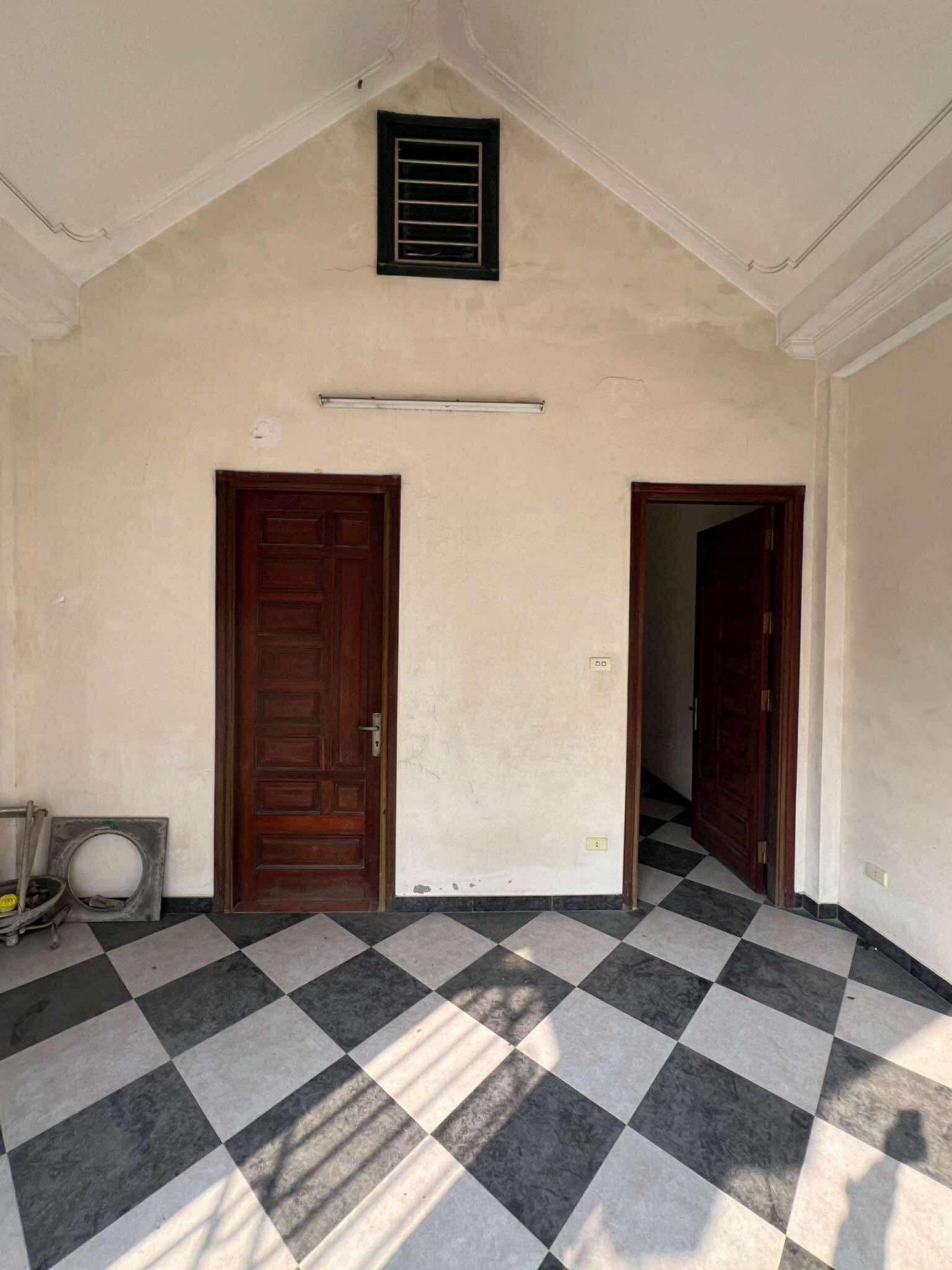 Bán nhà Tam Trinh - diện tích 64.5m2 5 tầng - ô tô tránh - giá 28,5 tỷ